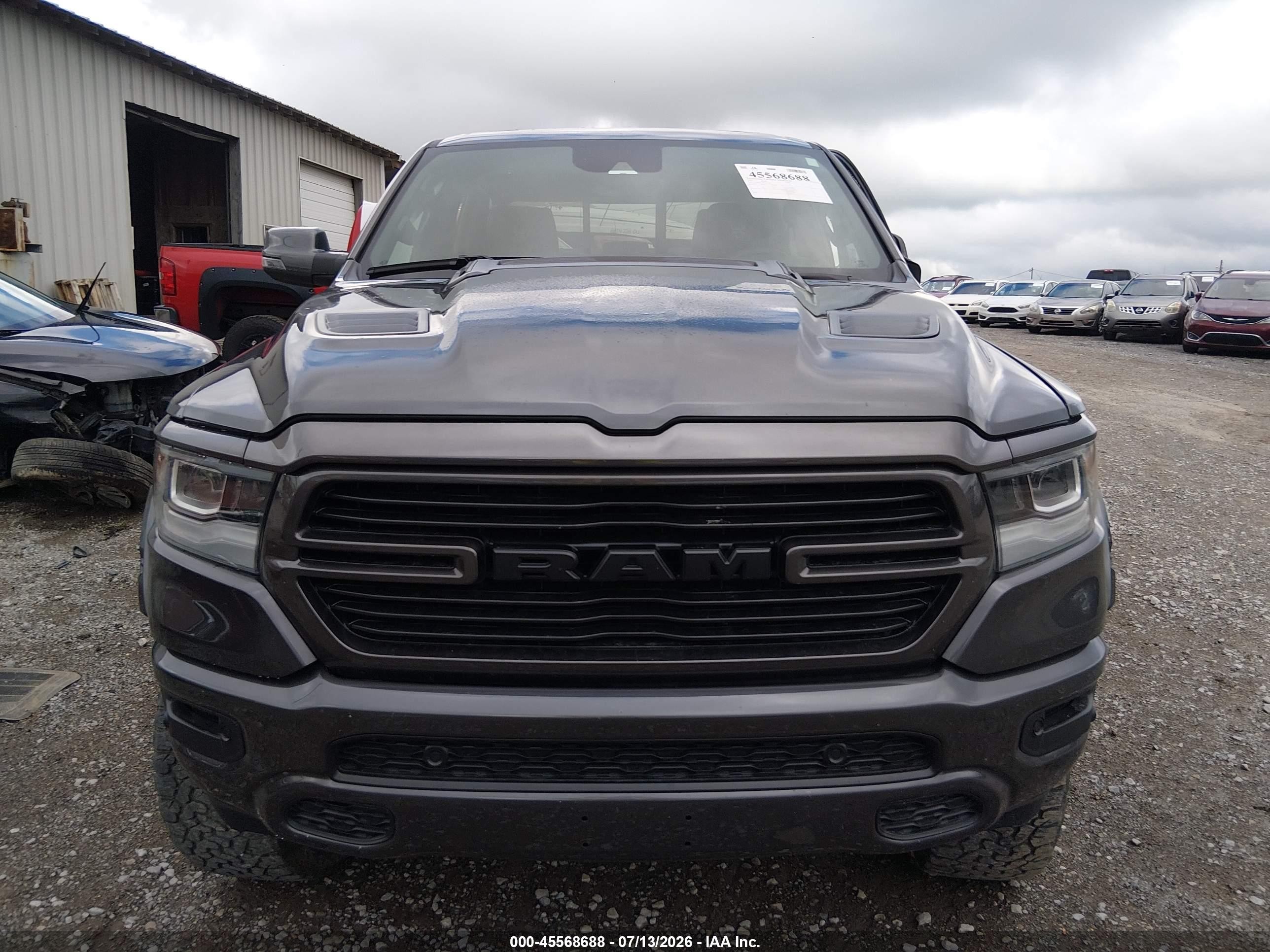 2024 Ram 1500 Laramie  4x4 5'7 Box Черный vin: 1C6SRFJT2RN227224