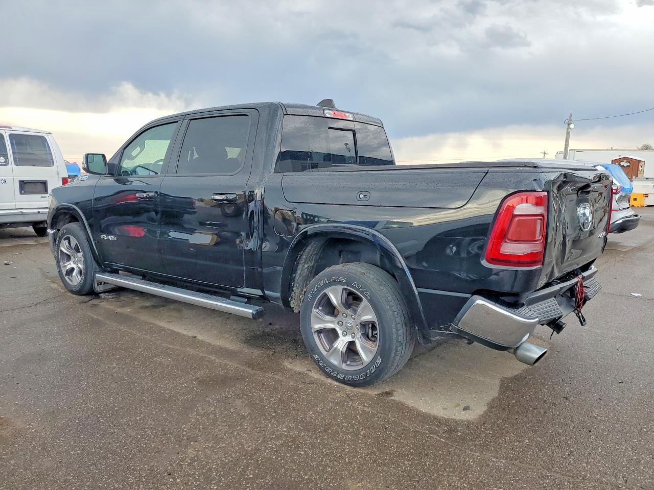 2020 Ram 1500 Laramie Black vin: 1C6SRFJT3LN288749