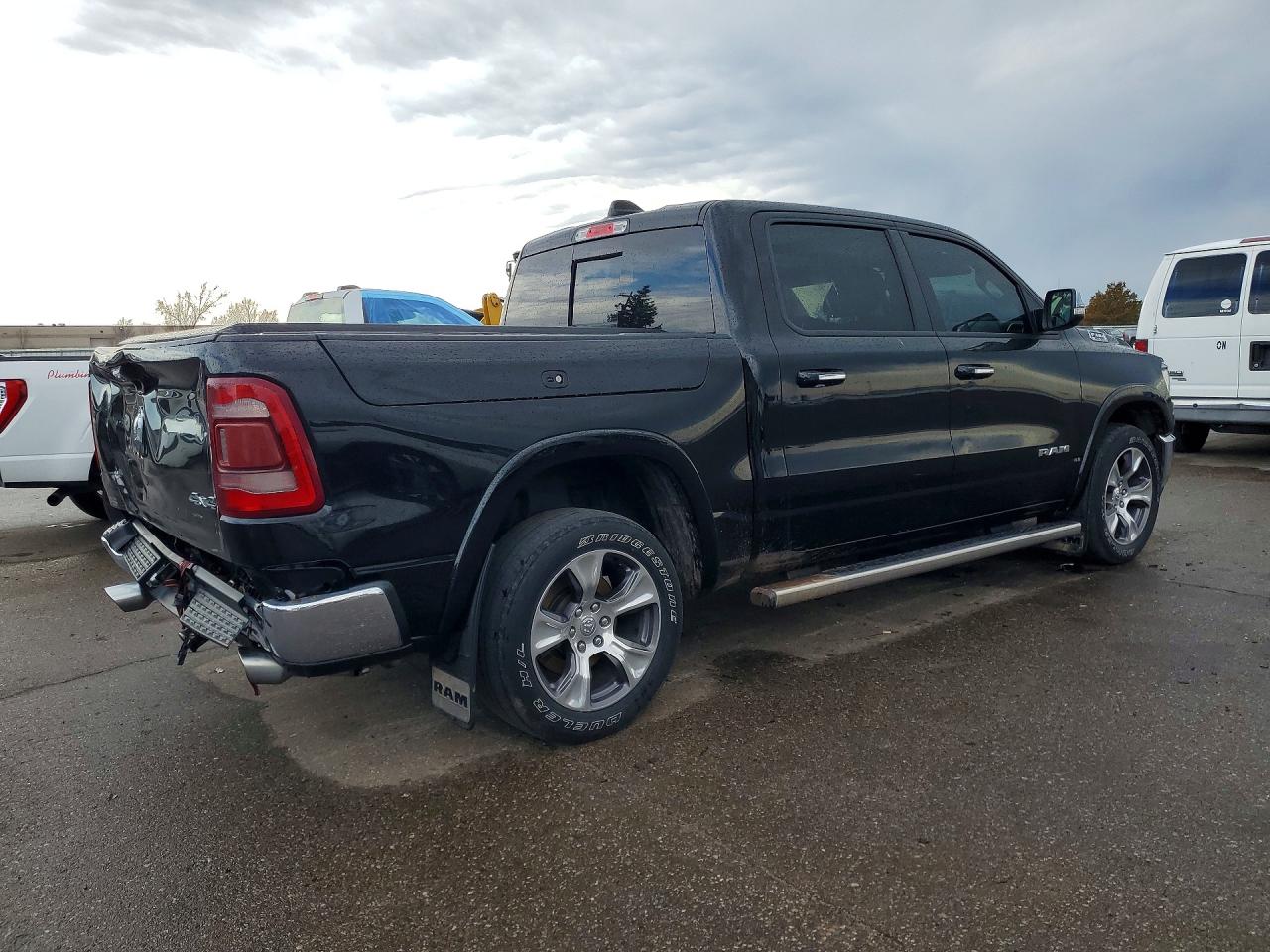 2020 Ram 1500 Laramie Black vin: 1C6SRFJT3LN288749