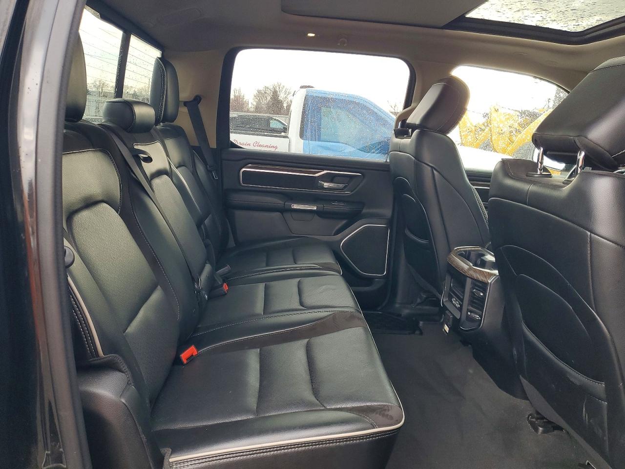 2020 Ram 1500 Laramie Black vin: 1C6SRFJT3LN288749