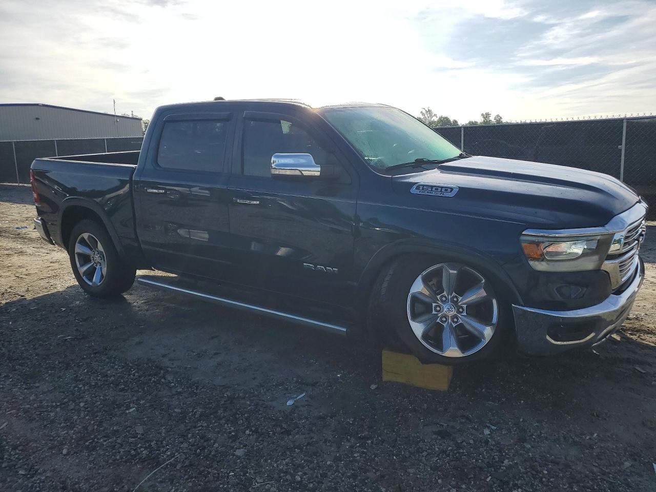 2020 Ram 1500 Laramie Blue vin: 1C6SRFJT4LN329647