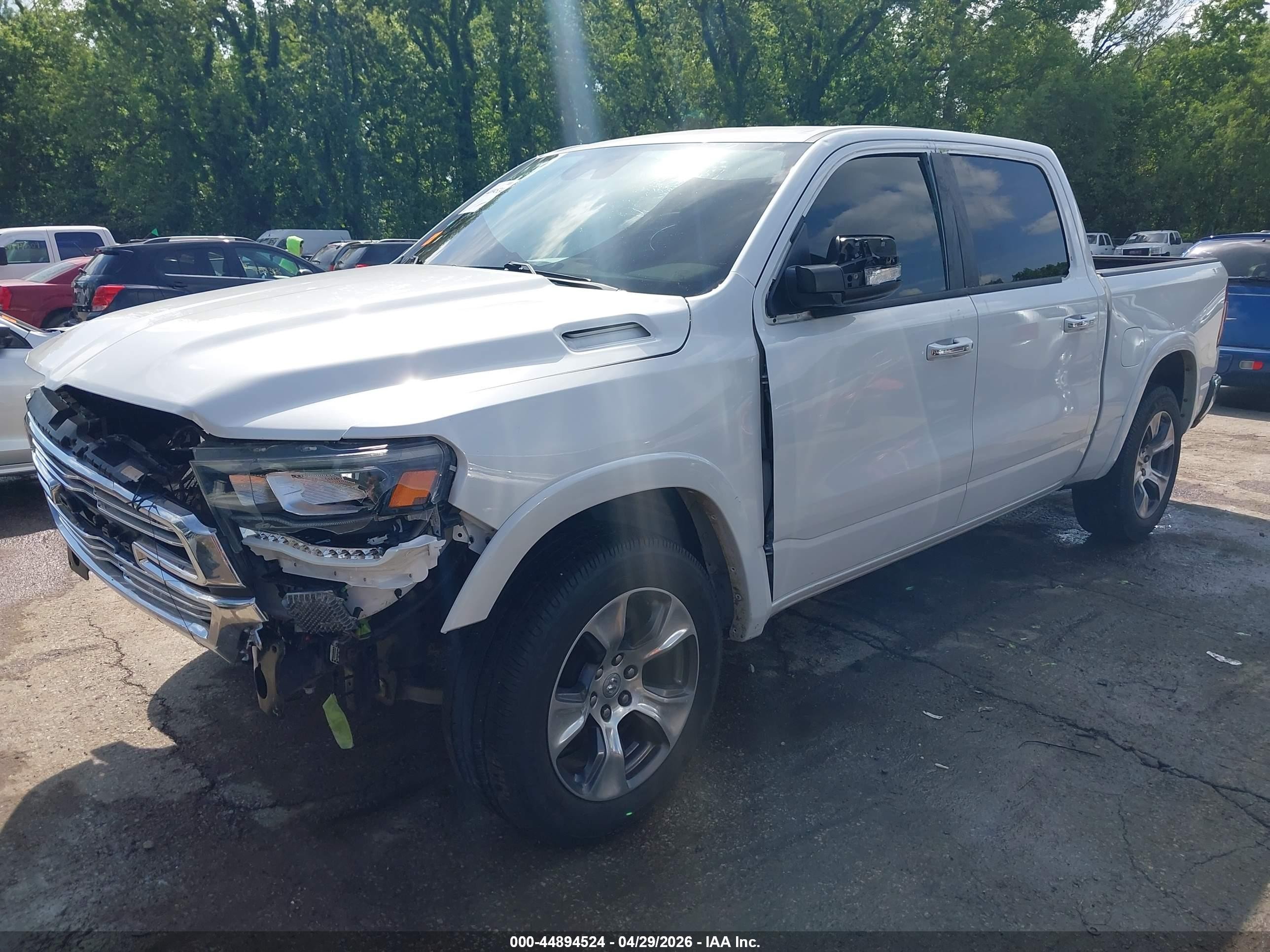 2022 Ram 1500 Laramie  4x4 5'7 Box White vin: 1C6SRFJT4NN208636