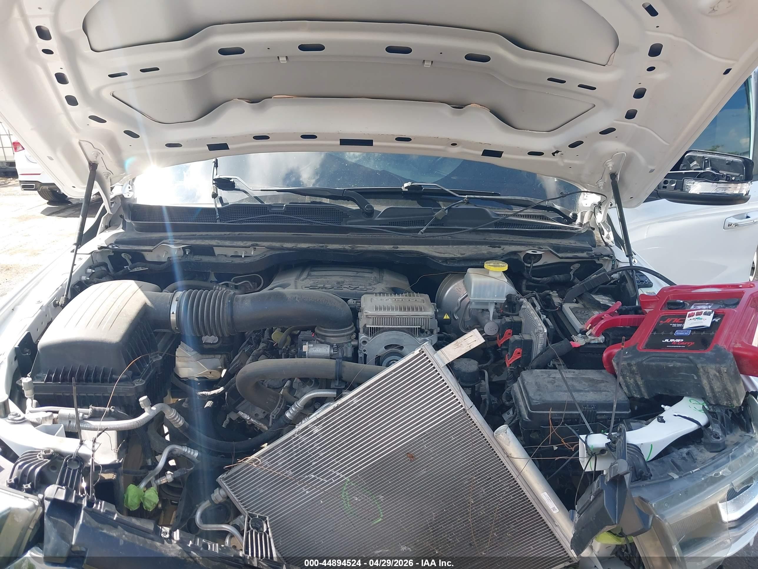 2022 Ram 1500 Laramie  4x4 5'7 Box White vin: 1C6SRFJT4NN208636