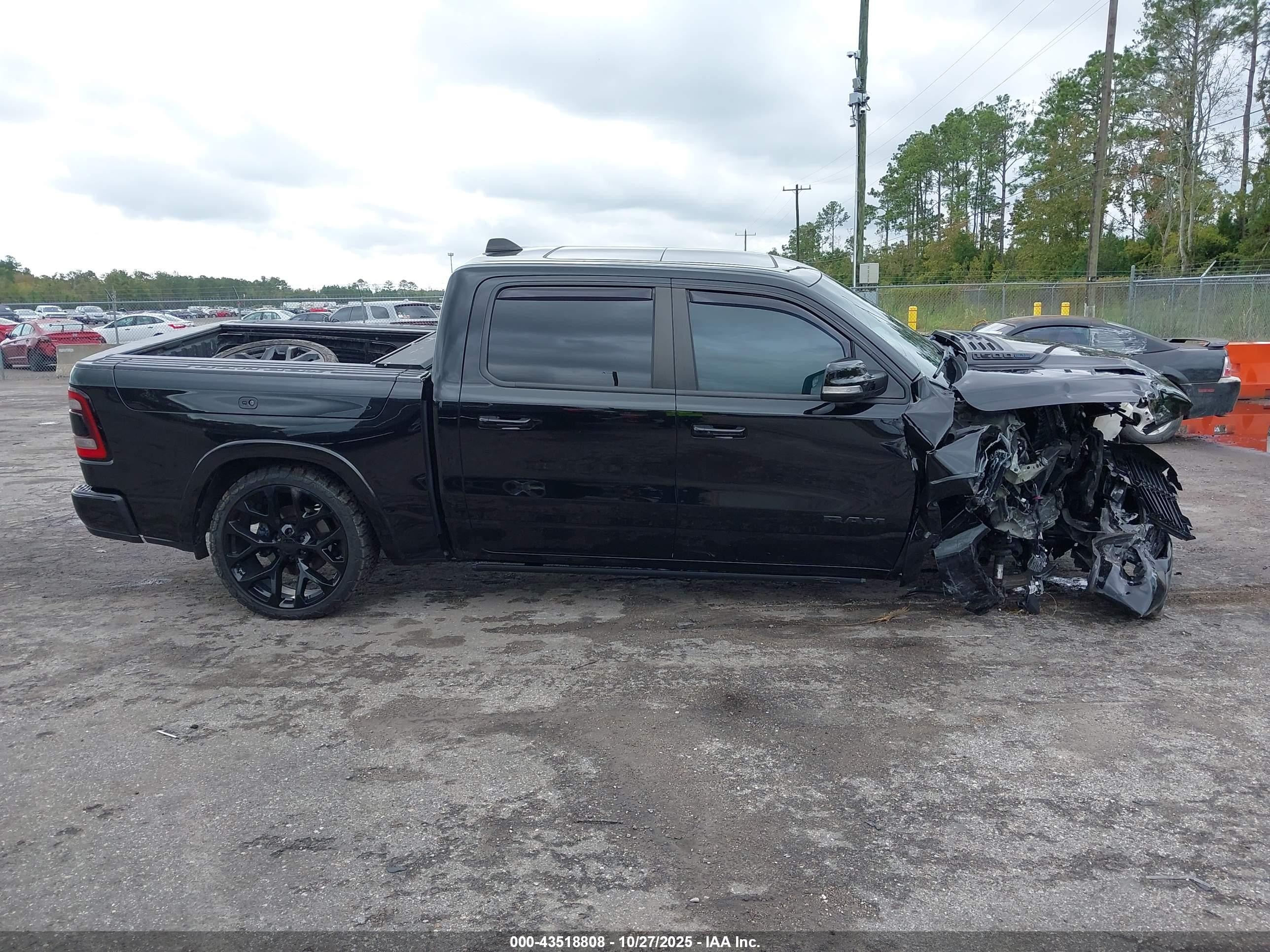 2022 Ram 1500 Laramie  4x4 5'7 Box Black vin: 1C6SRFJT4NN414006