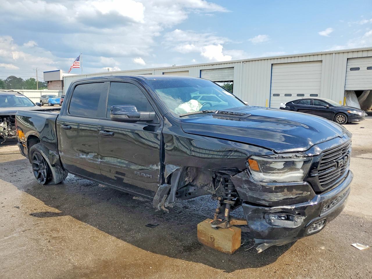 2024 Ram 1500 Laramie Black vin: 1C6SRFJT4RN124595