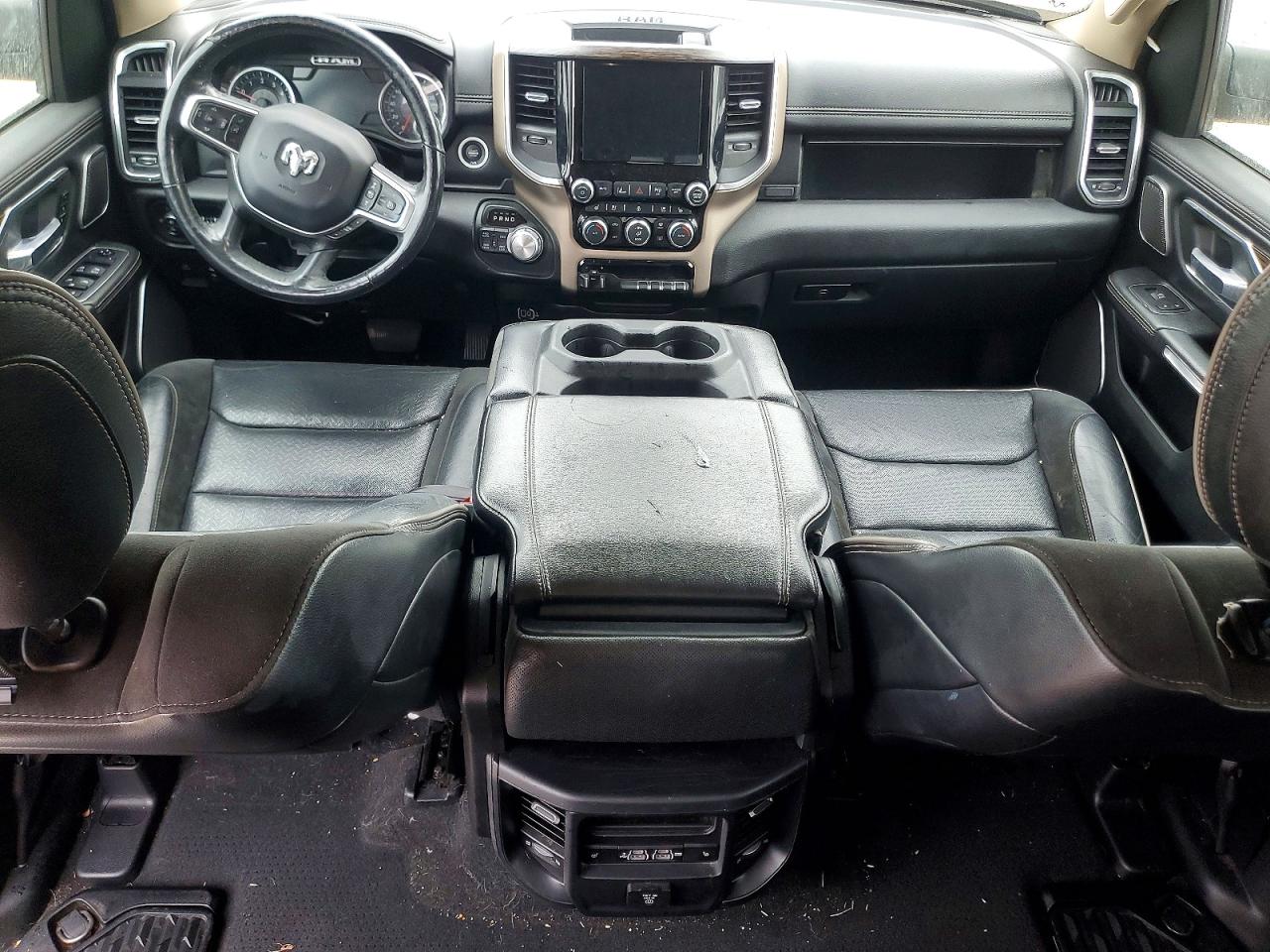 2019 Ram 1500 Laramie Silver vin: 1C6SRFJT5KN503840