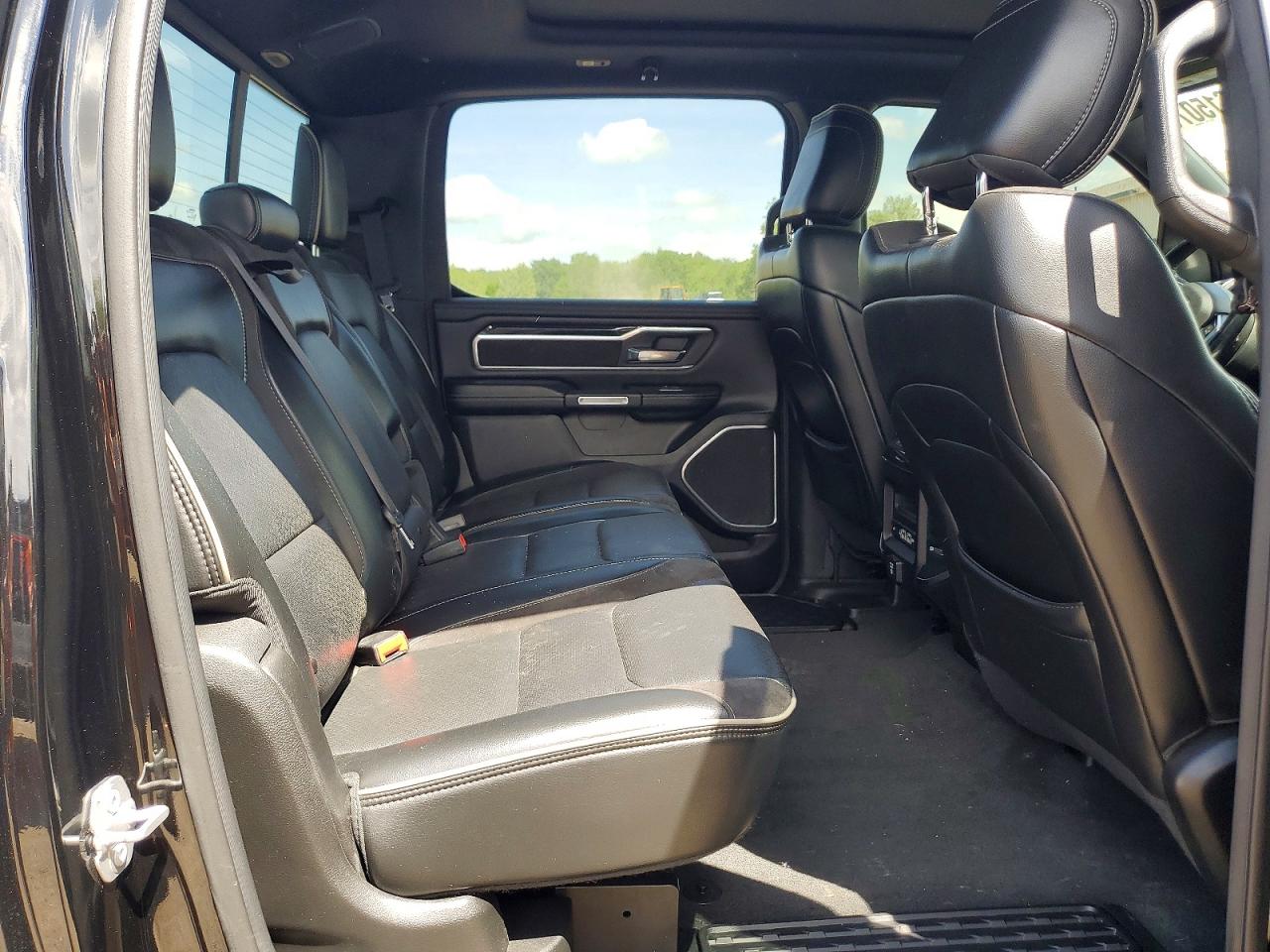 2019 Ram 1500 Laramie Black vin: 1C6SRFJT5KN883679