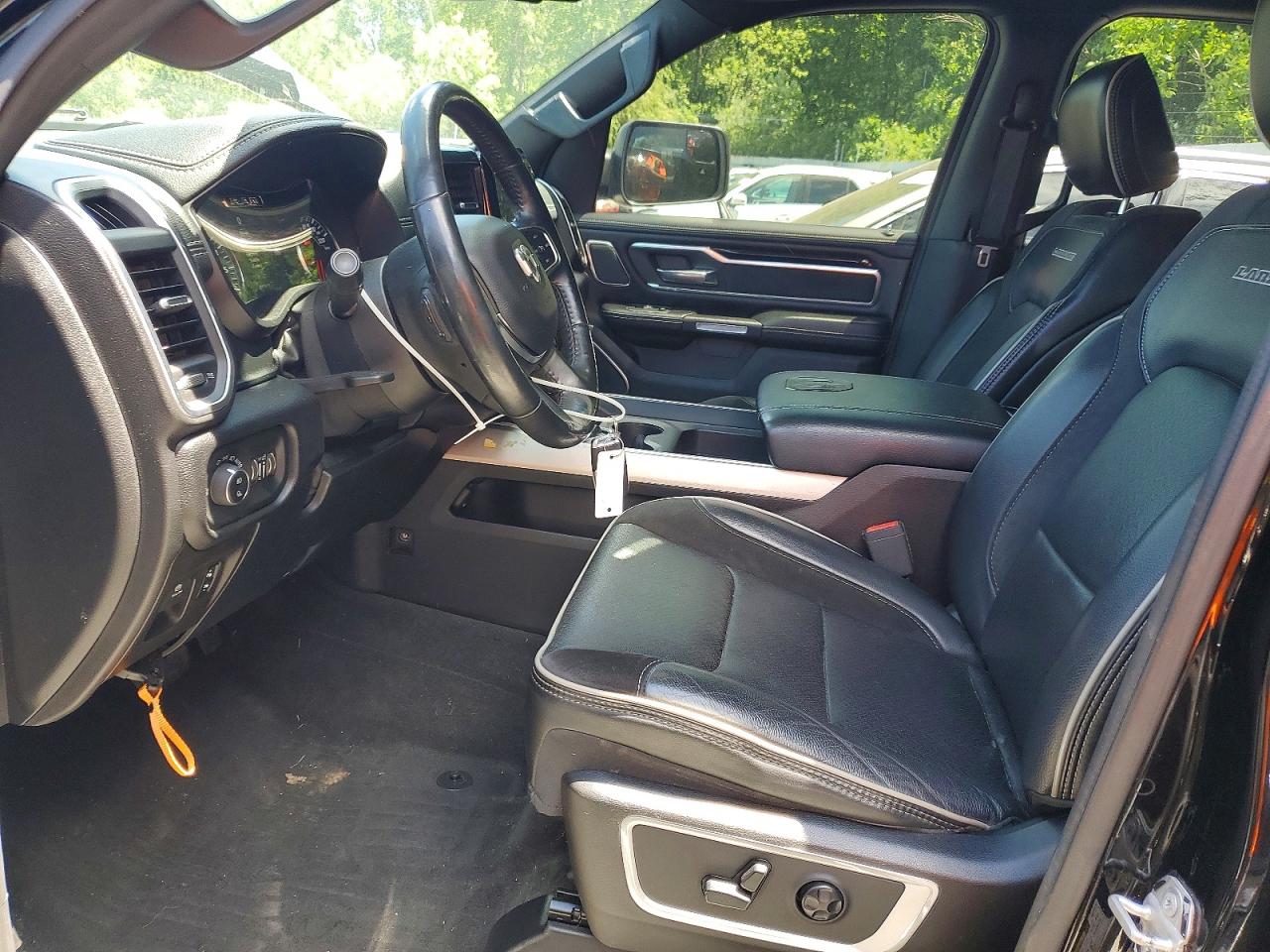 2019 Ram 1500 Laramie Black vin: 1C6SRFJT5KN883679