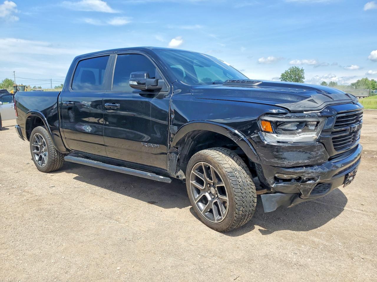 2019 Ram 1500 Laramie Black vin: 1C6SRFJT5KN883679