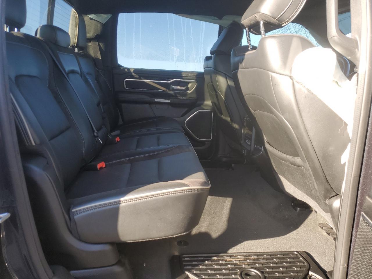 2020 Ram 1500 Laramie Gray vin: 1C6SRFJT5LN335778