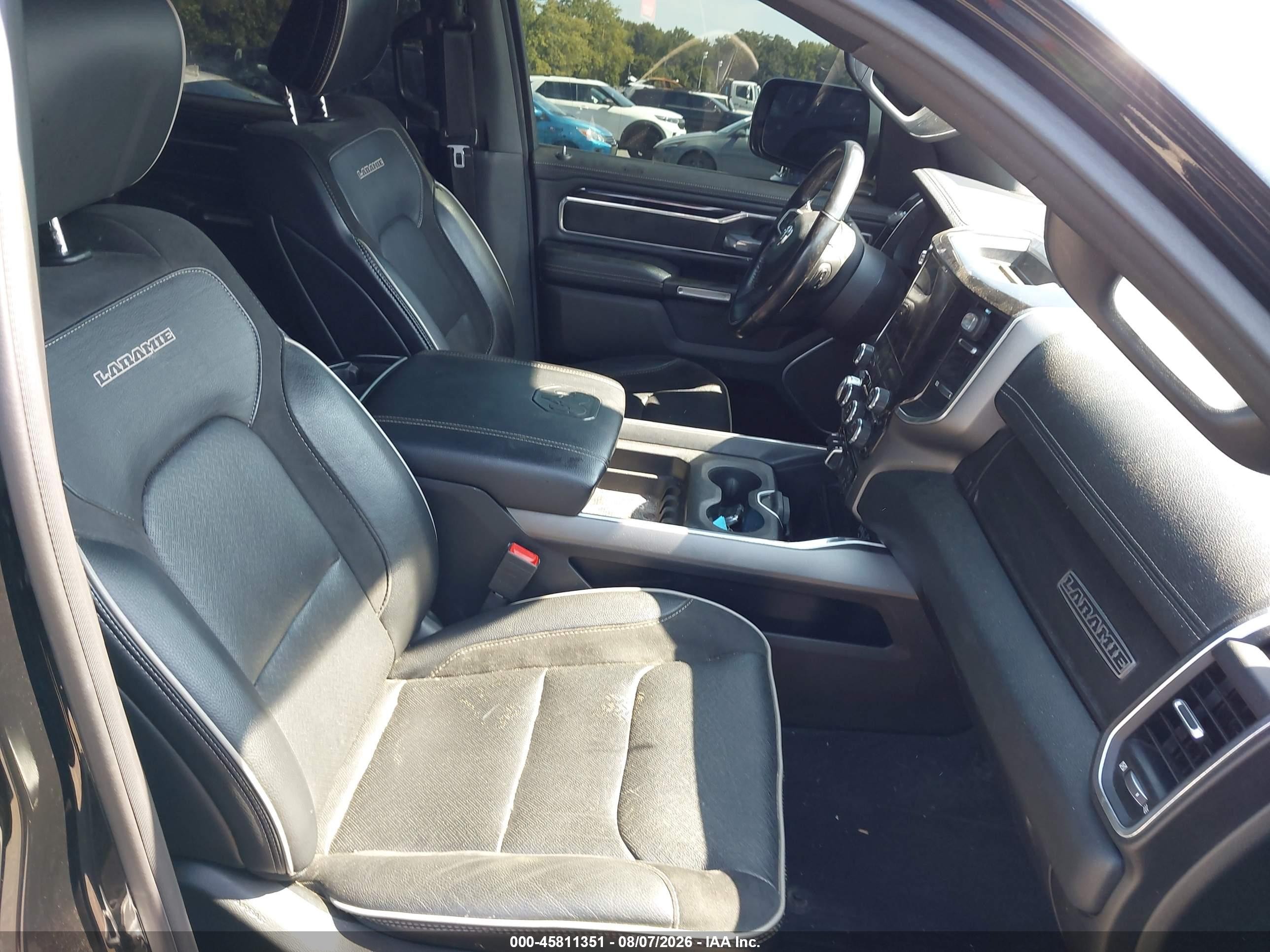 2022 Ram 1500 Laramie  4x4 5'7 Box Black vin: 1C6SRFJT7NN285906