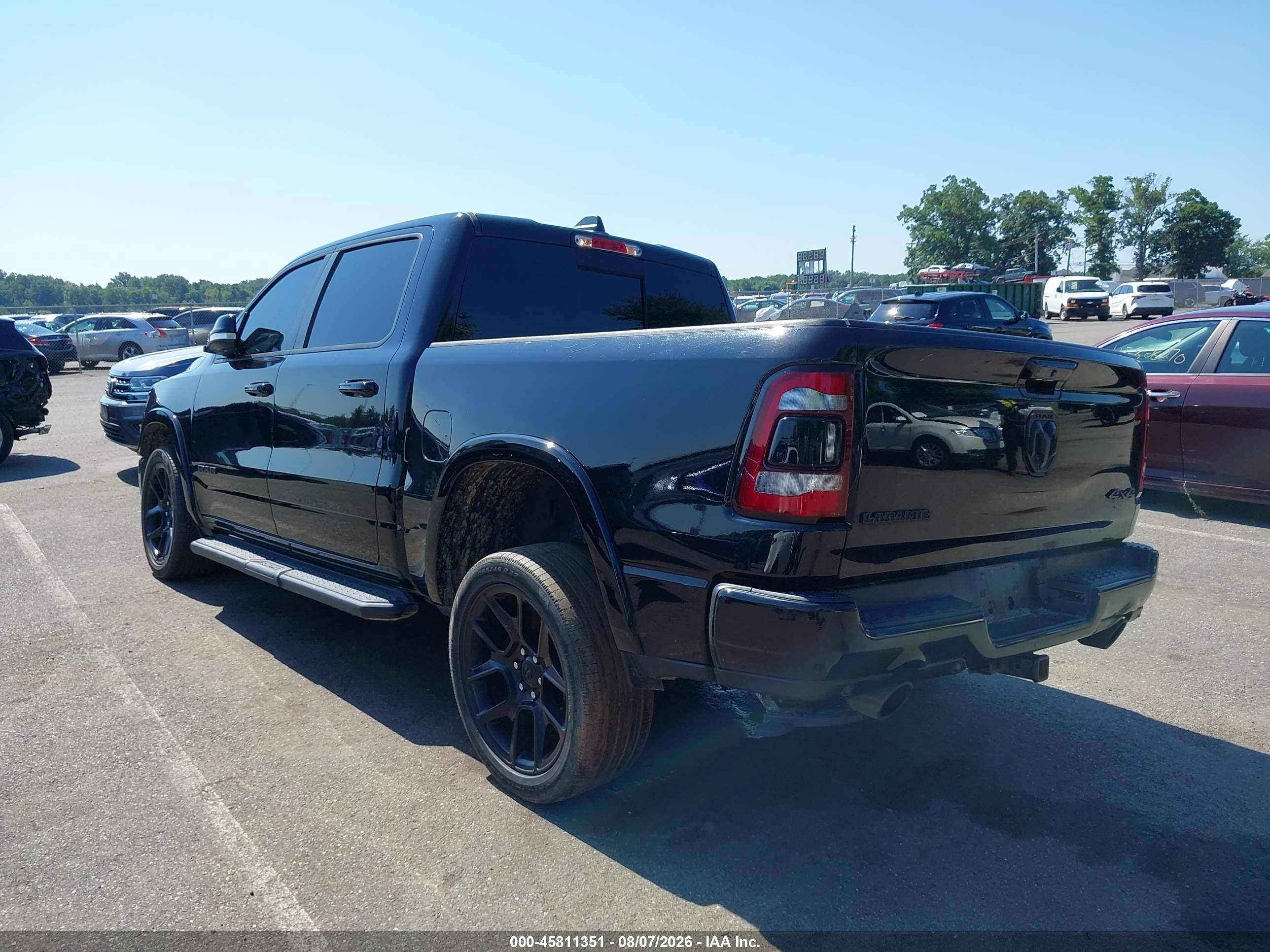 2022 Ram 1500 Laramie  4x4 5'7 Box Black vin: 1C6SRFJT7NN285906