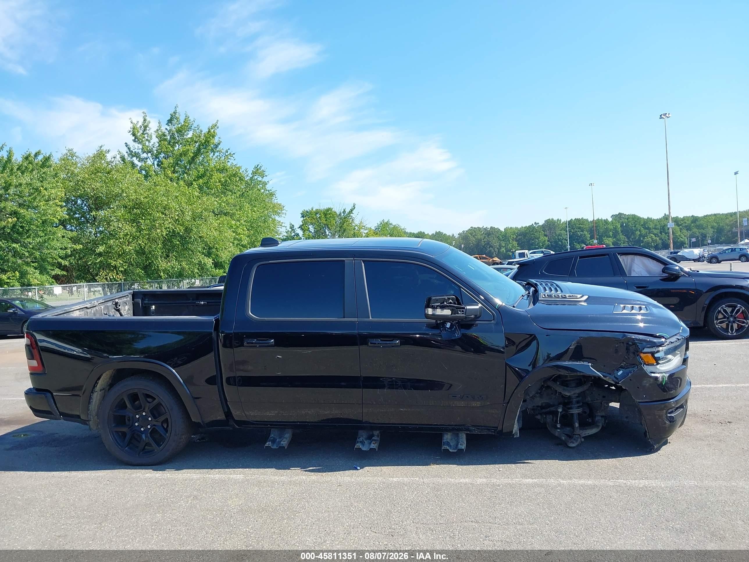 2022 Ram 1500 Laramie  4x4 5'7 Box Black vin: 1C6SRFJT7NN285906