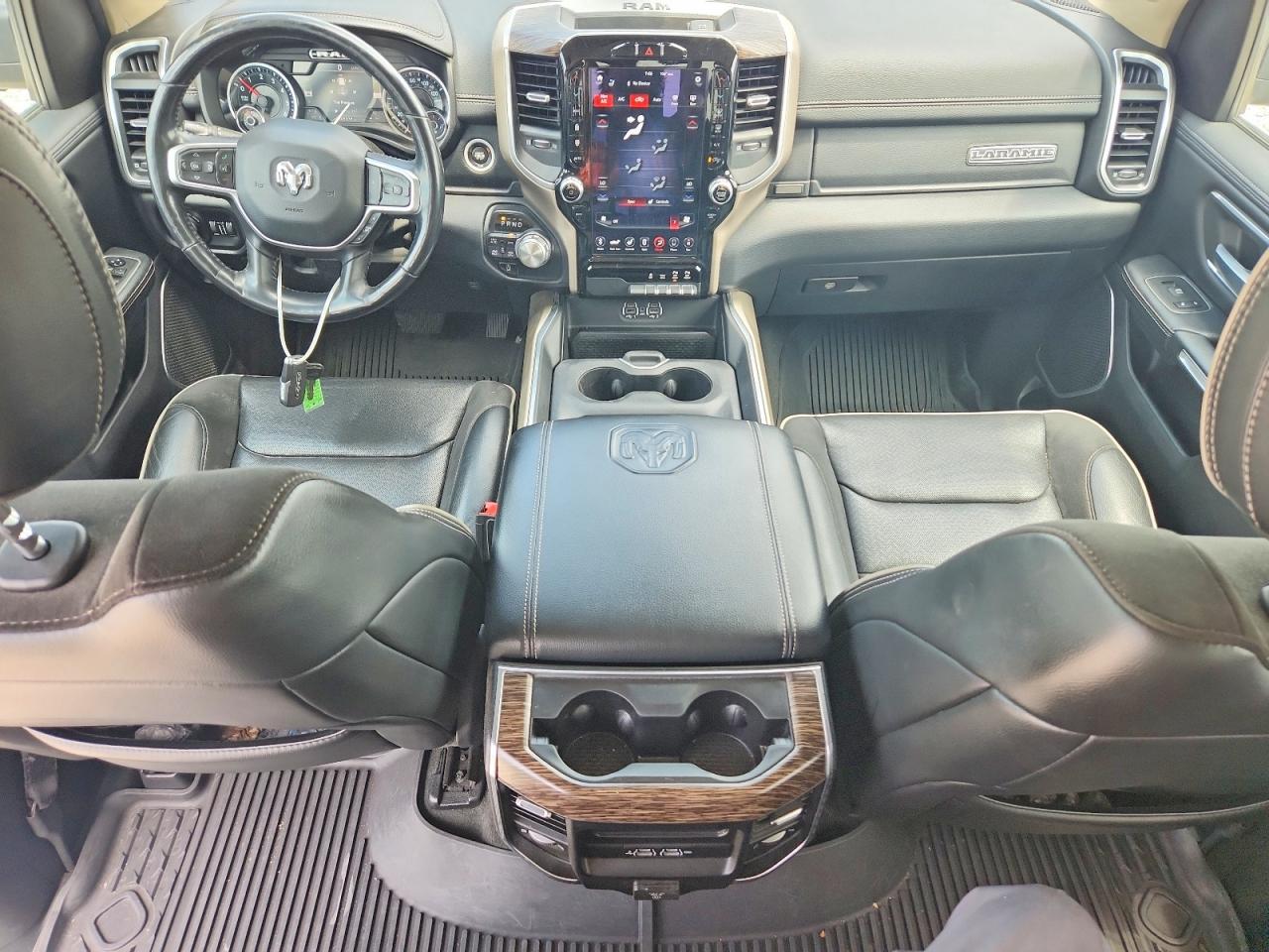 2020 Ram 1500 Laramie Black vin: 1C6SRFJTXLN328891