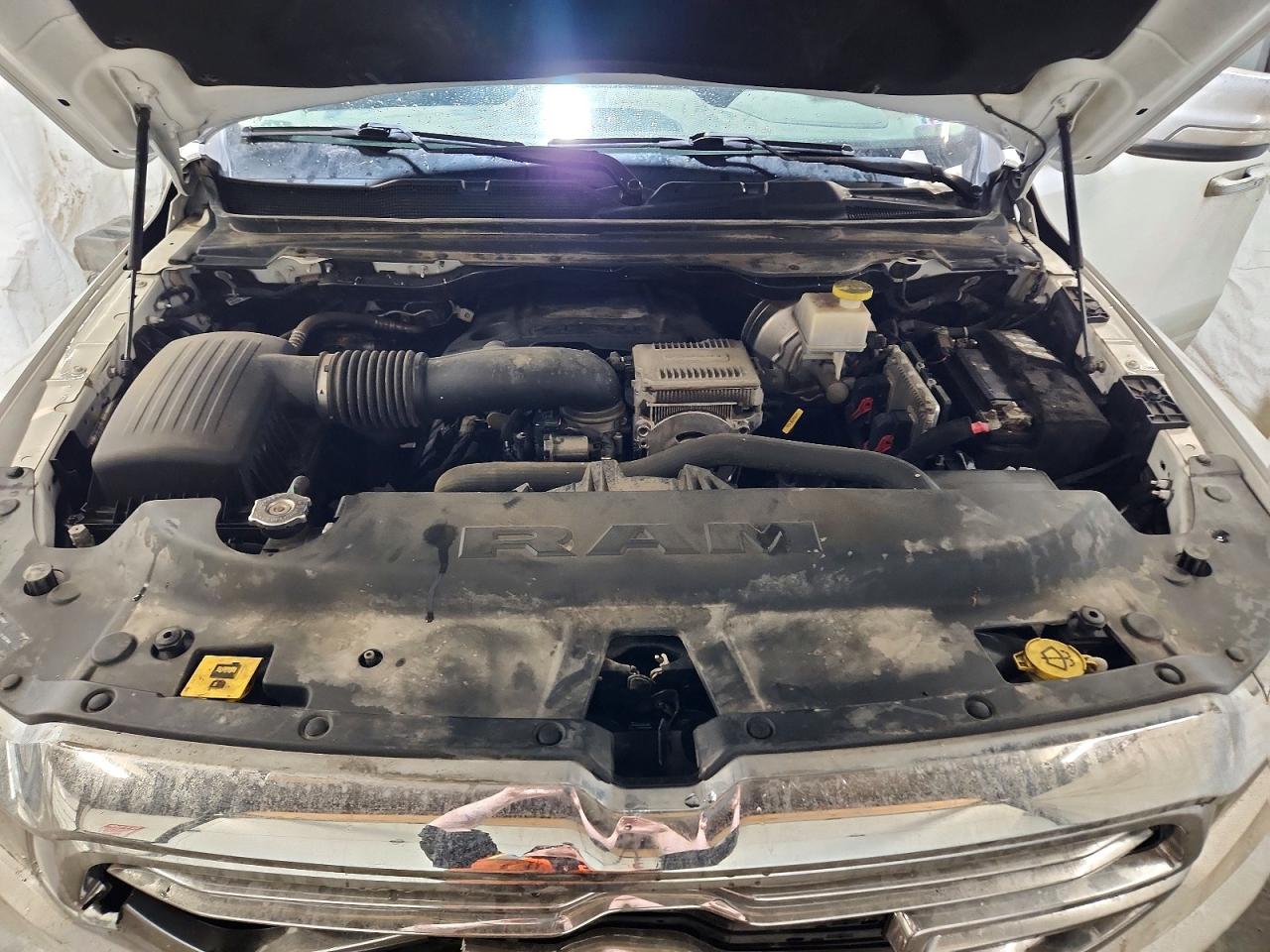 2021 Ram 1500 White vin: 1C6SRFJTXMN510933