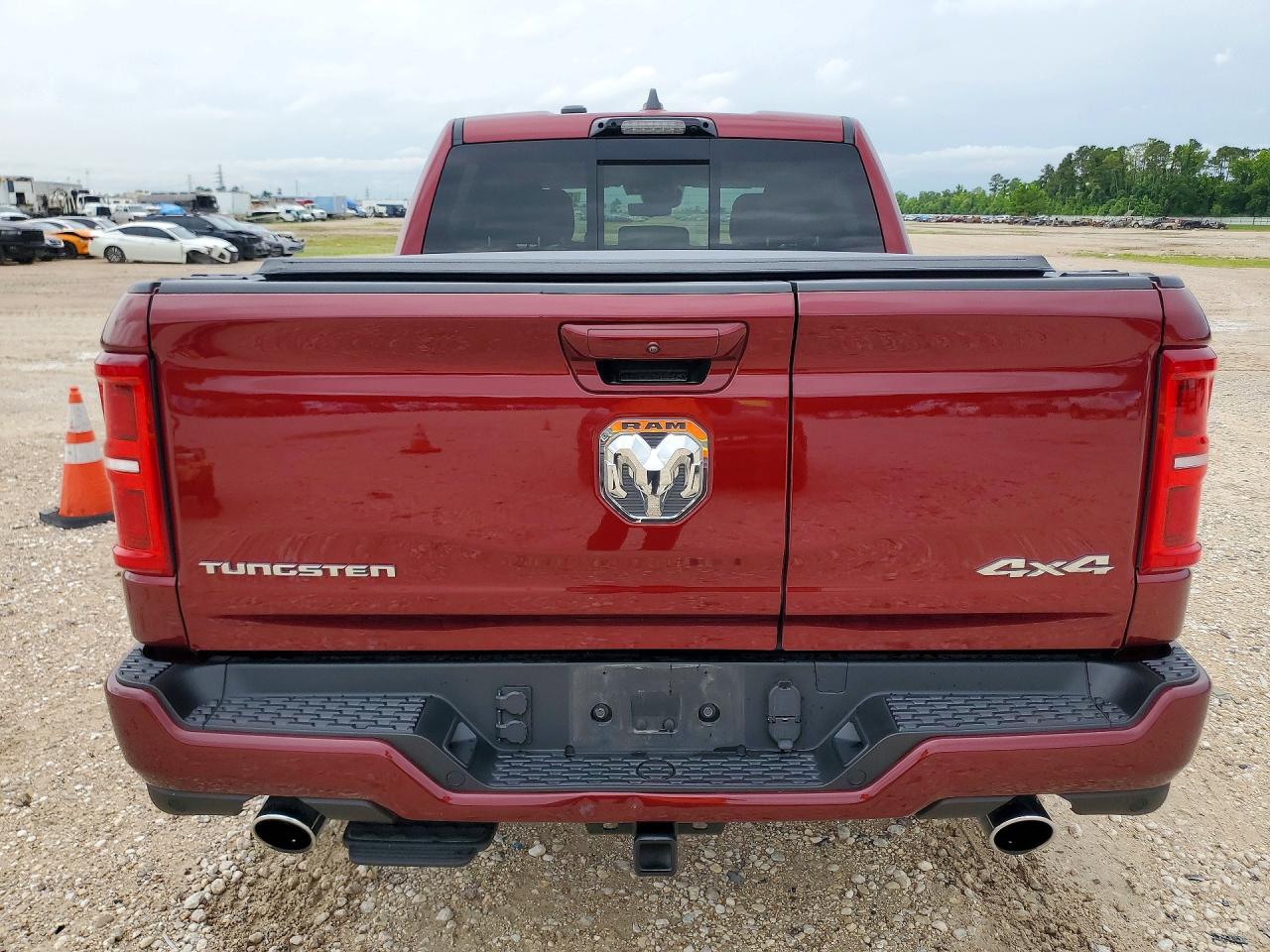 2025 Ram 1500 Tungsten Maroon vin: 1C6SRFKP3SN717260