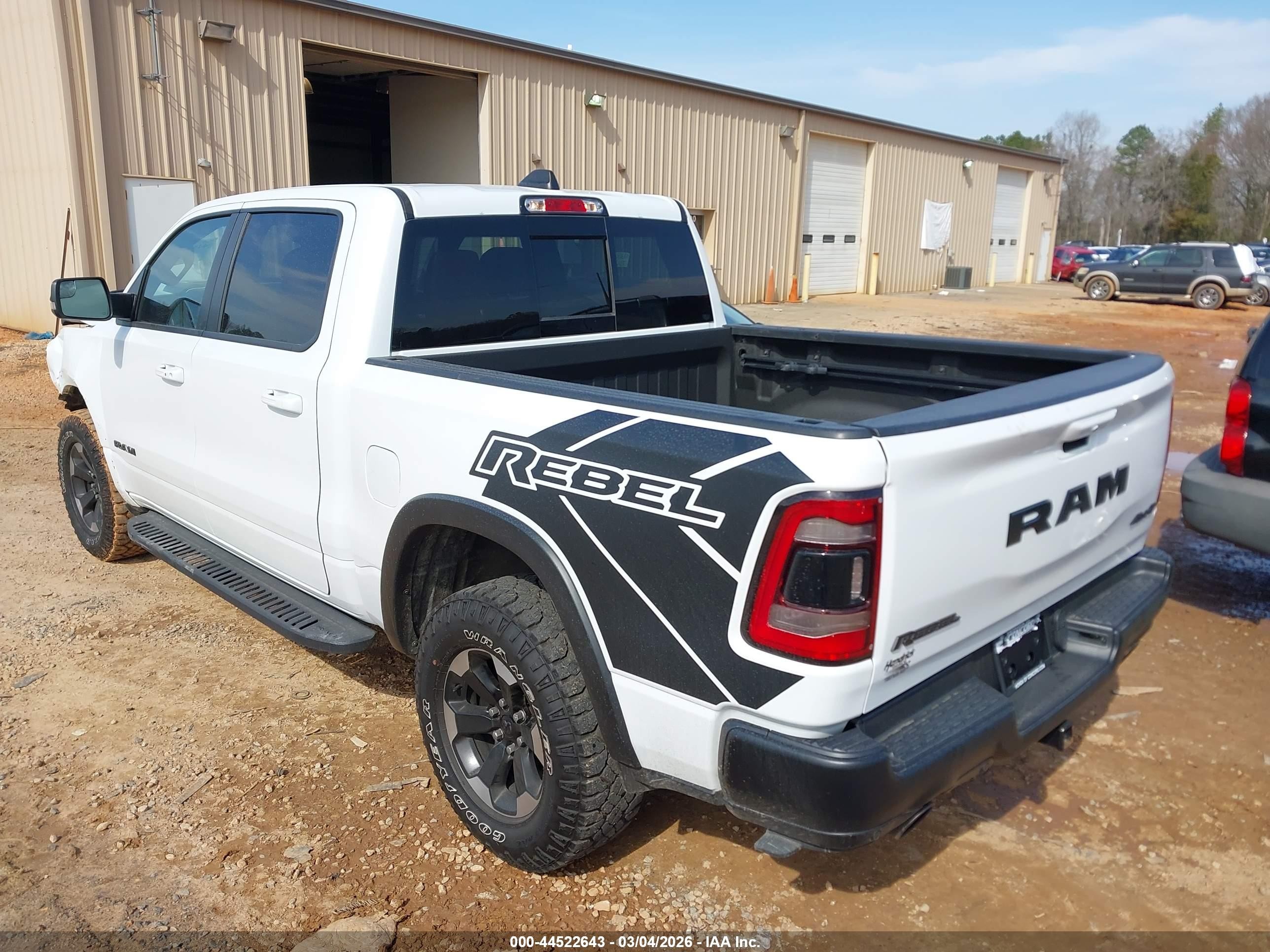 2022 Ram 1500 Rebel  4x4 5'7 Box Белый vin: 1C6SRFLT3NN405472
