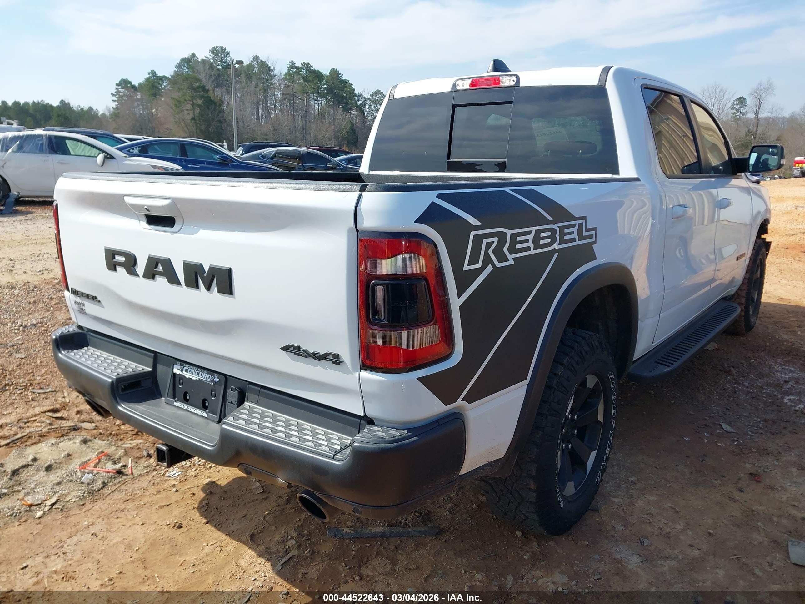 2022 Ram 1500 Rebel  4x4 5'7 Box Белый vin: 1C6SRFLT3NN405472