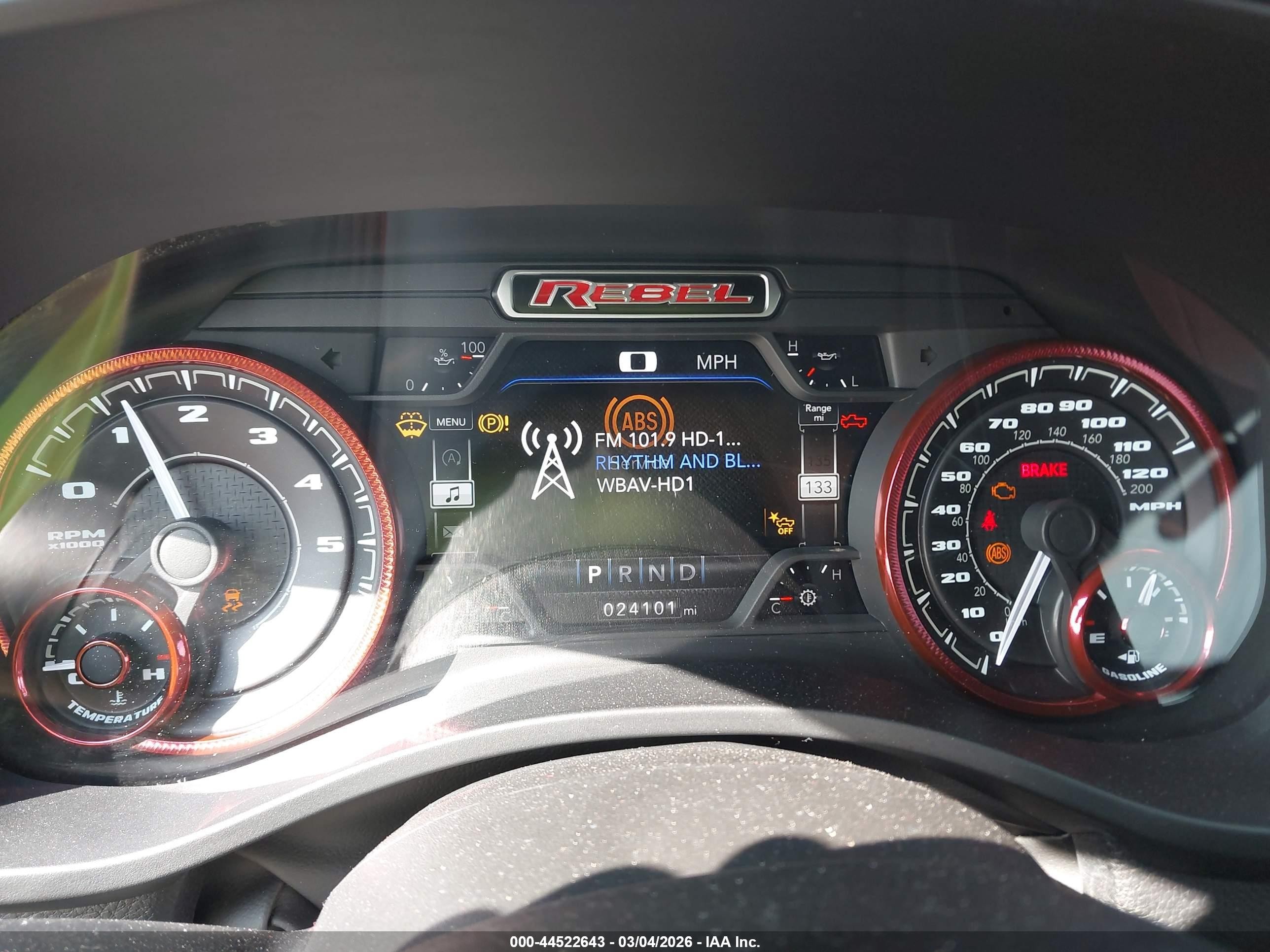 2022 Ram 1500 Rebel  4x4 5'7 Box Белый vin: 1C6SRFLT3NN405472