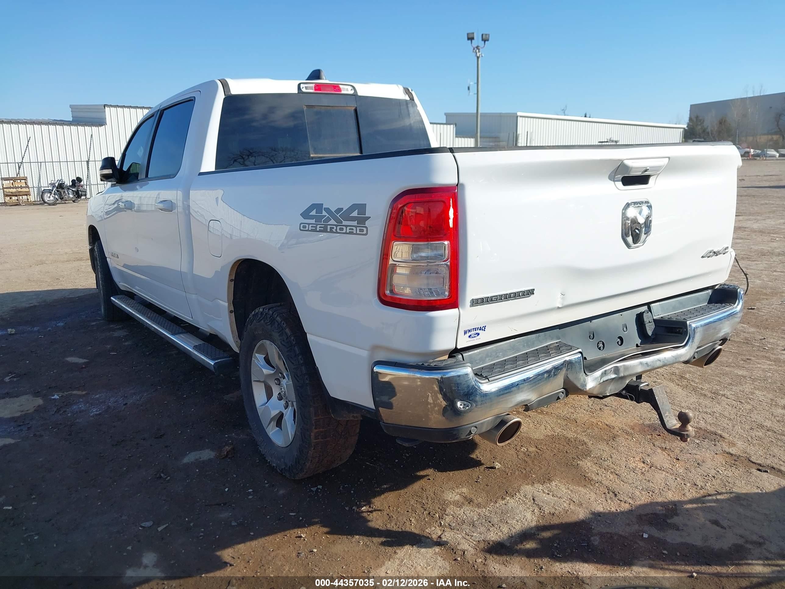 2022 Ram 1500 Big Horn  4x4 6'4 Box White vin: 1C6SRFMT0NN246375