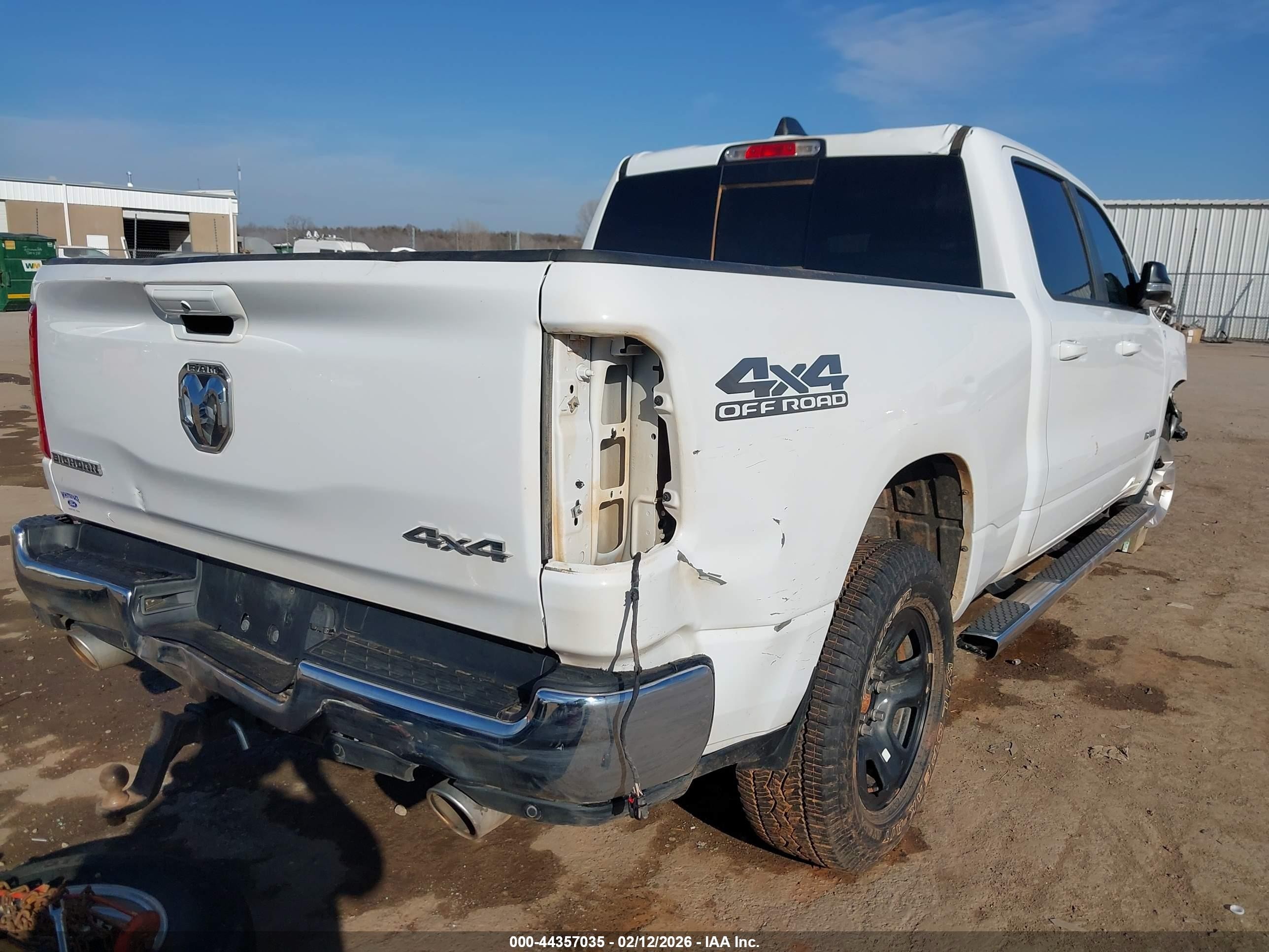 2022 Ram 1500 Big Horn  4x4 6'4 Box White vin: 1C6SRFMT0NN246375