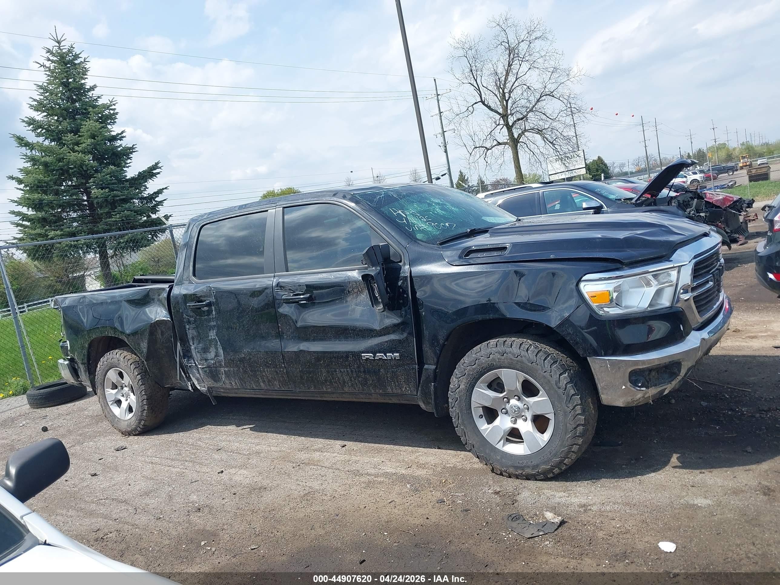 2021 Ram 1500 Big Horn  4x4 6'4 Box Black vin: 1C6SRFMT9MN799007
