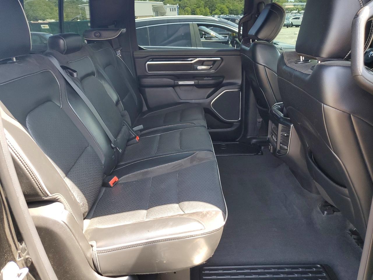 2019 Ram 1500 Laramie Black vin: 1C6SRFRT1KN879536