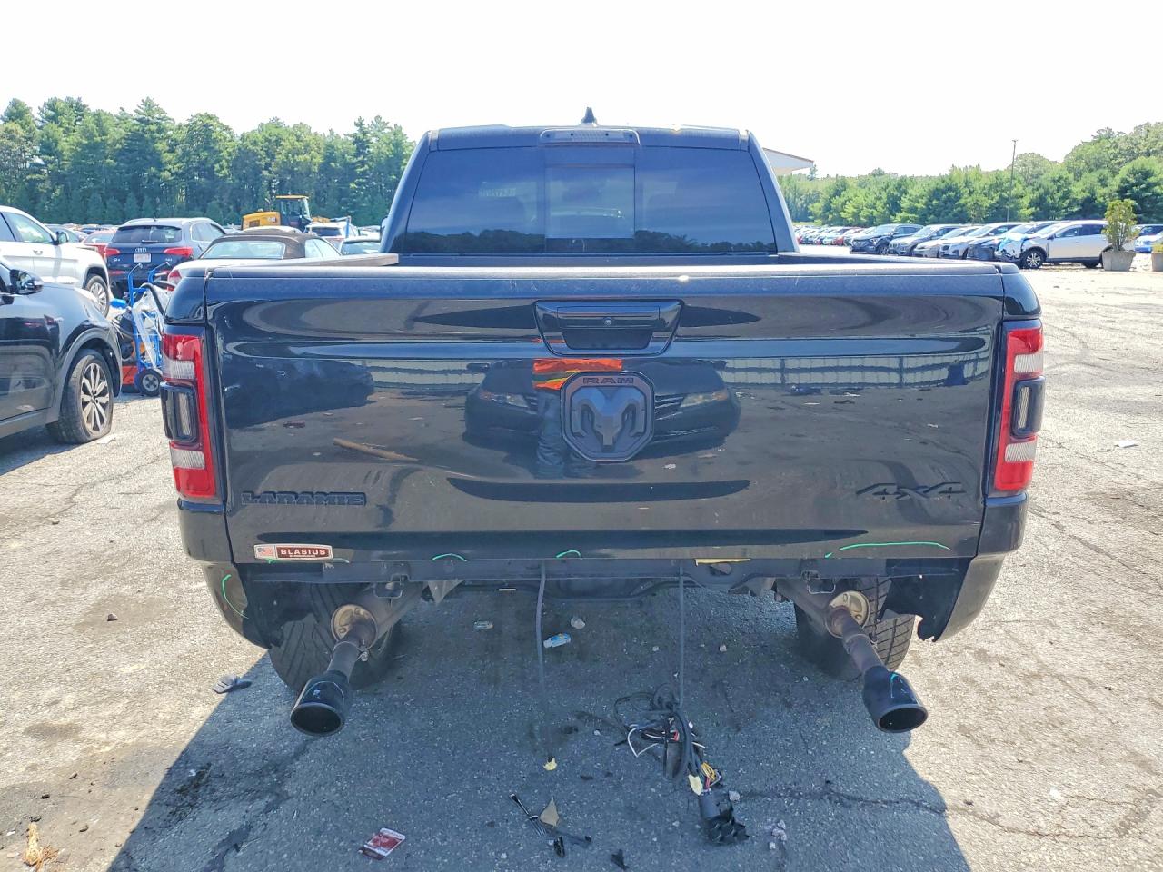 2019 Ram 1500 Laramie Black vin: 1C6SRFRT1KN879536