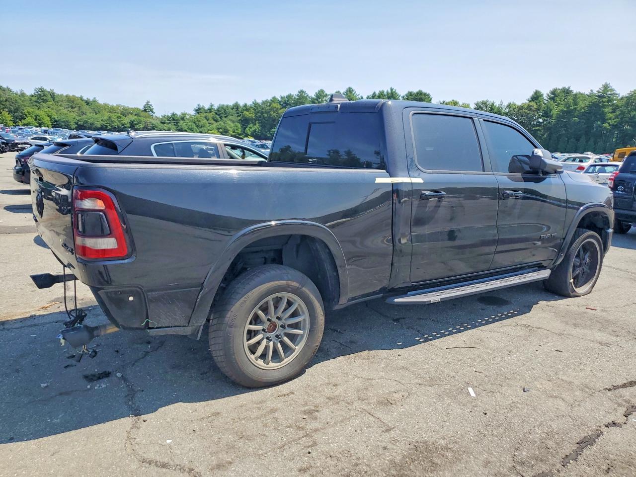 2019 Ram 1500 Laramie Black vin: 1C6SRFRT1KN879536