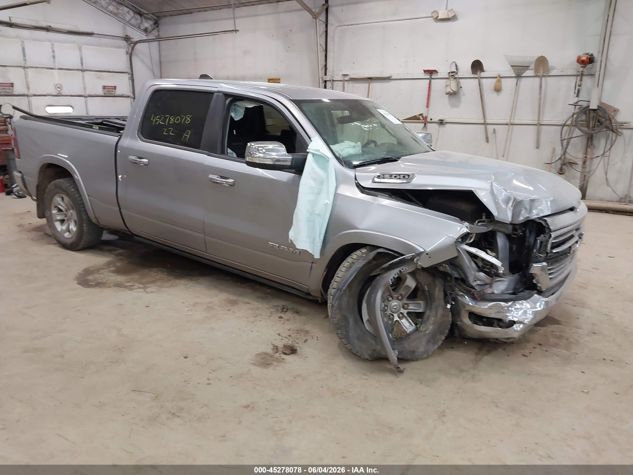 2022 Ram 1500 Серебряный vin: 1C6SRFRT3NN419119