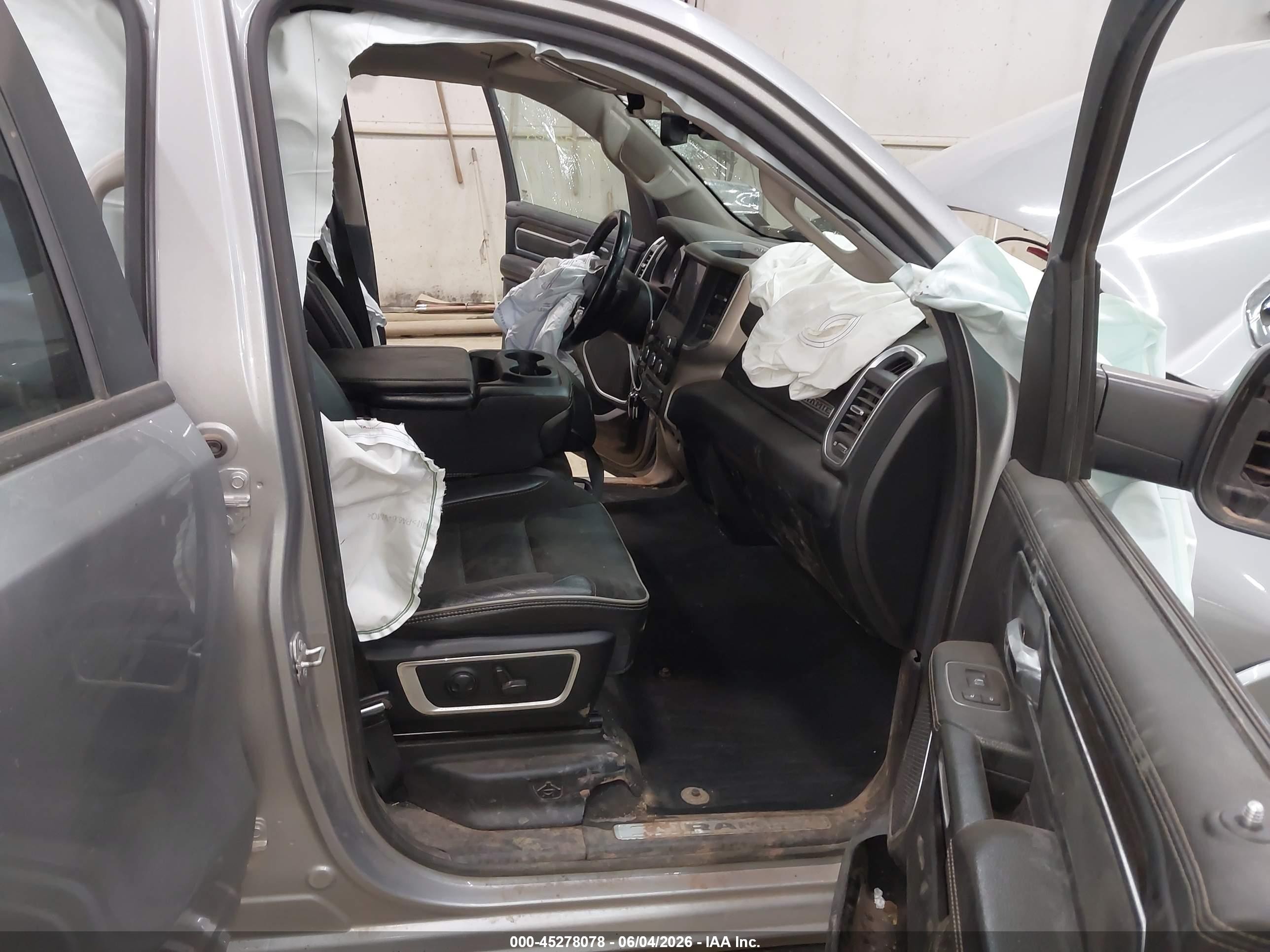 2022 Ram 1500 Silver vin: 1C6SRFRT3NN419119