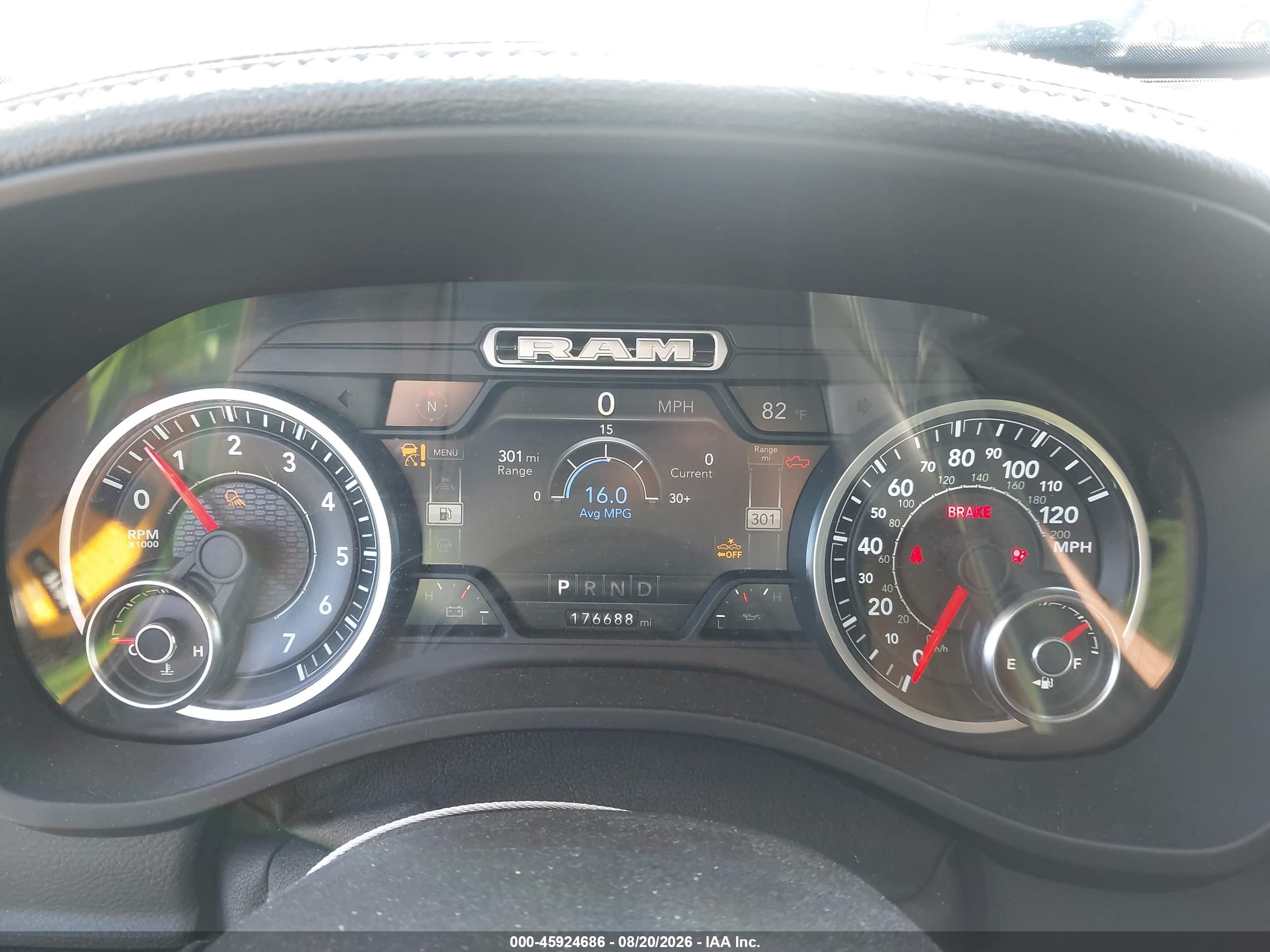 2019 Ram 1500 Laramie  4x4 6'4 Box Black vin: 1C6SRFRT7KN506159