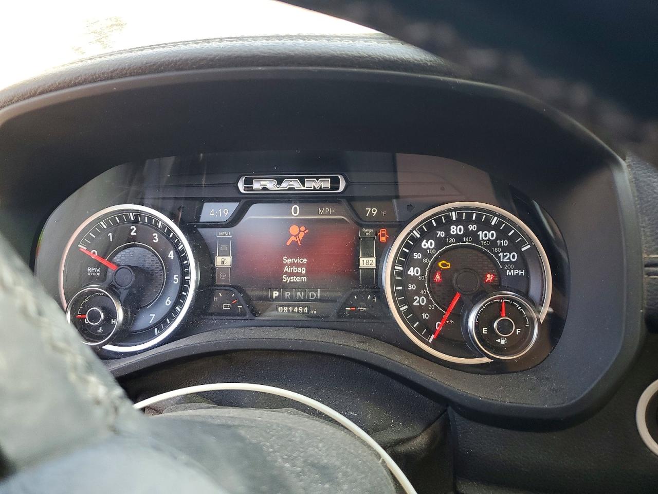 2019 Ram 1500 Laramie Silver vin: 1C6SRFRTXKN535834
