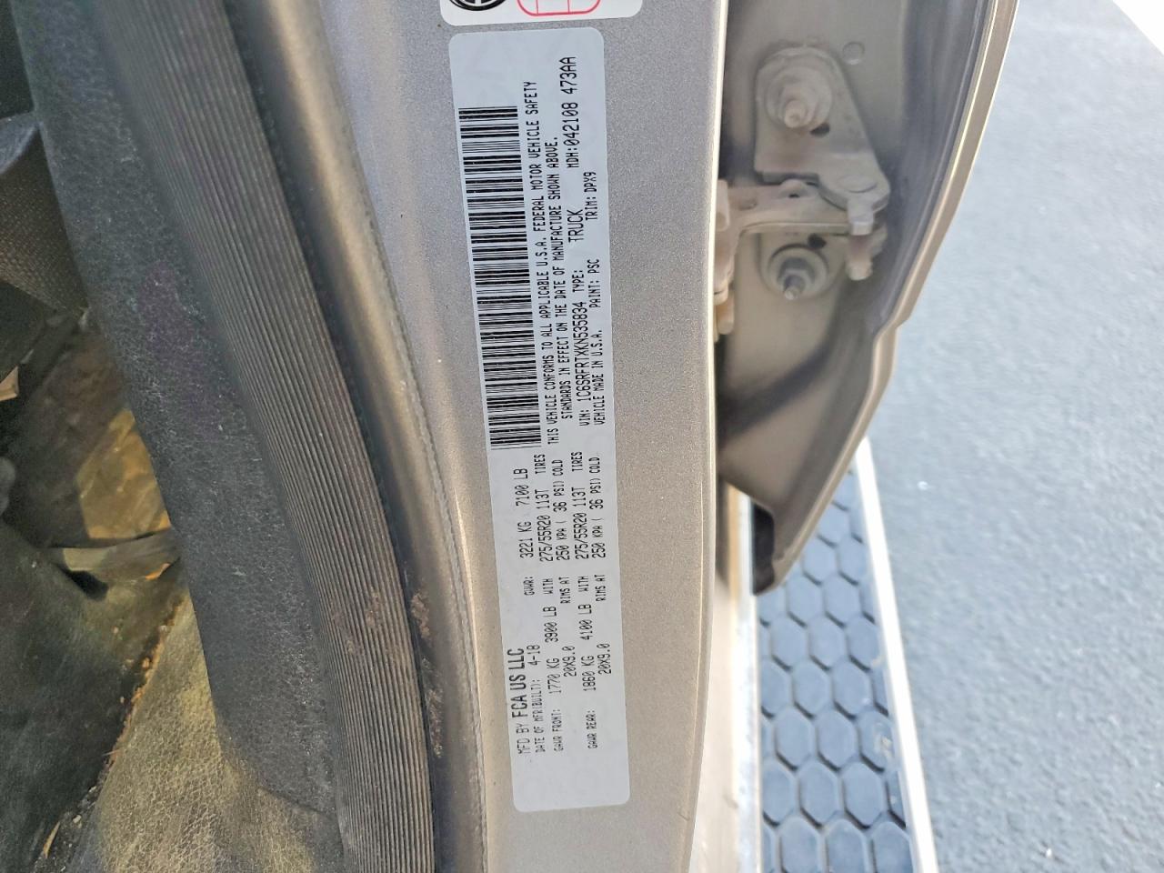 2019 Ram 1500 Laramie Silver vin: 1C6SRFRTXKN535834