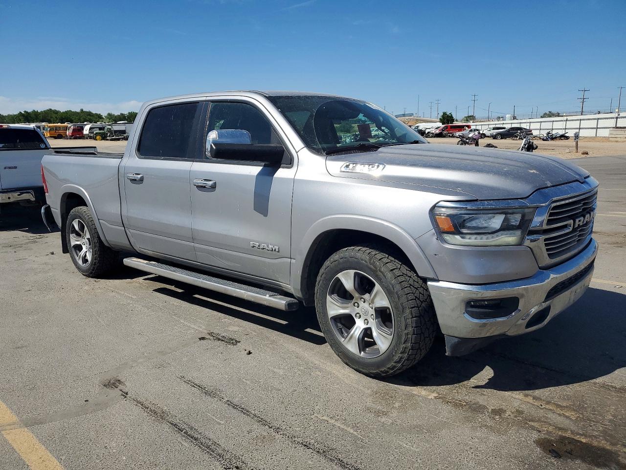 2019 Ram 1500 Laramie Silver vin: 1C6SRFRTXKN535834