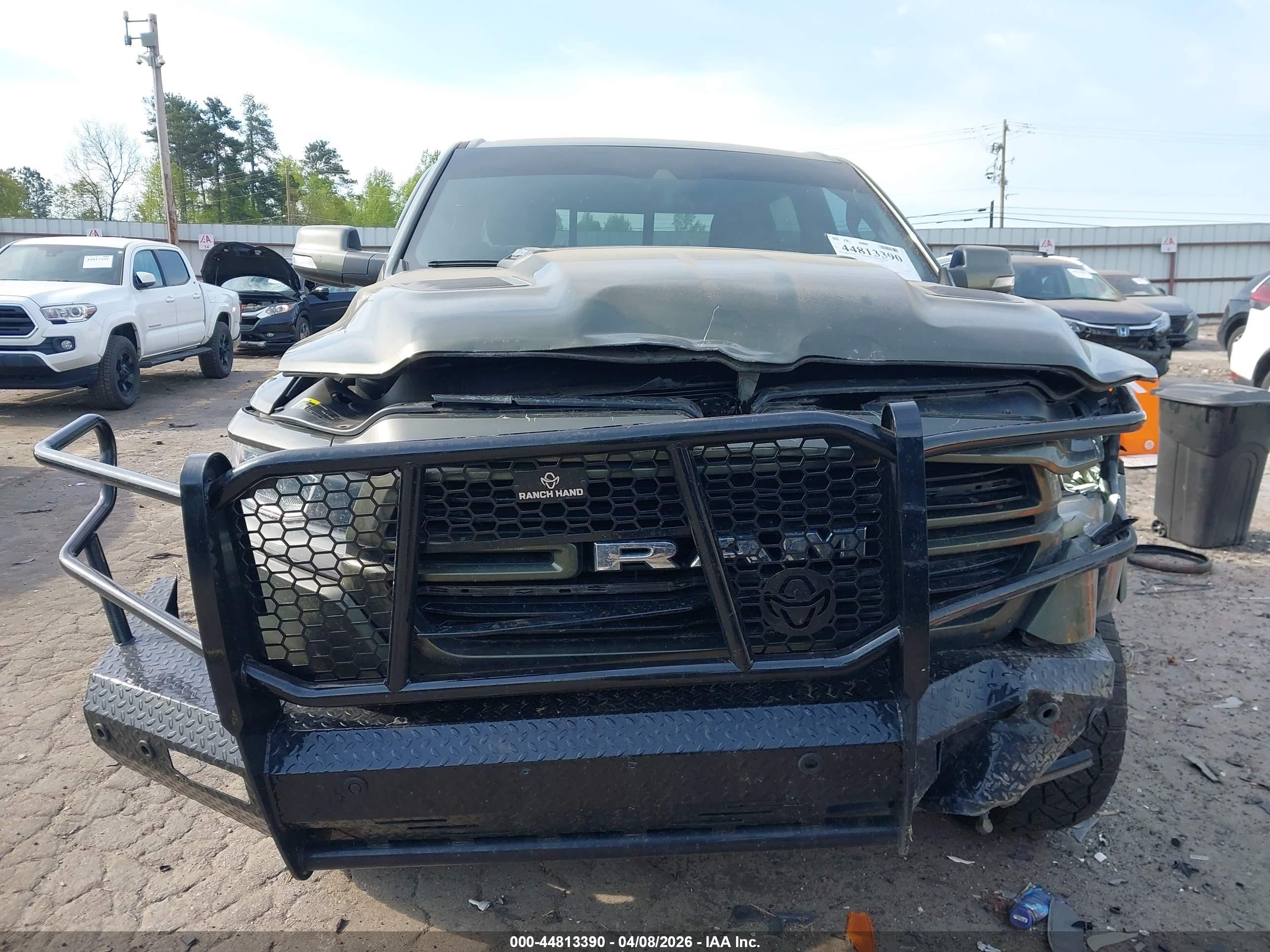2021 Ram 1500 Laramie  4x4 6'4 Box Green vin: 1C6SRFRTXMN739746