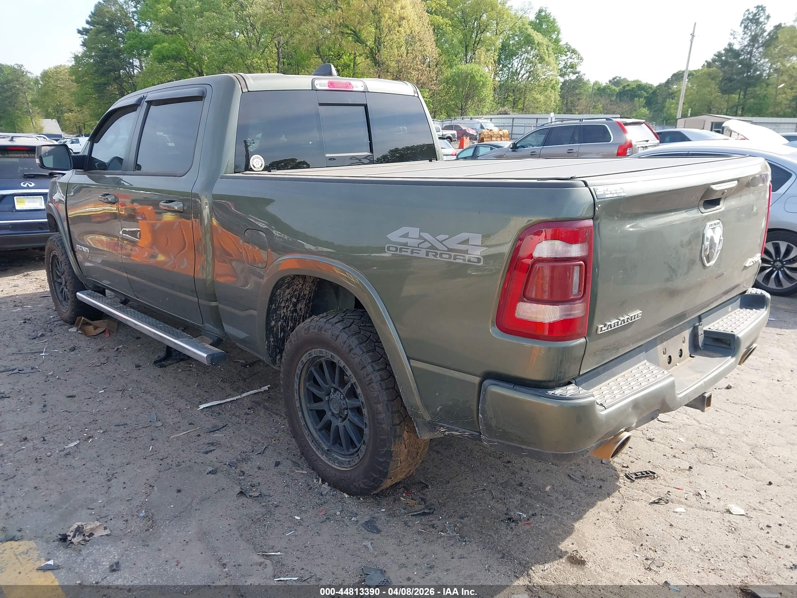 2021 Ram 1500 Laramie  4x4 6'4 Box Green vin: 1C6SRFRTXMN739746