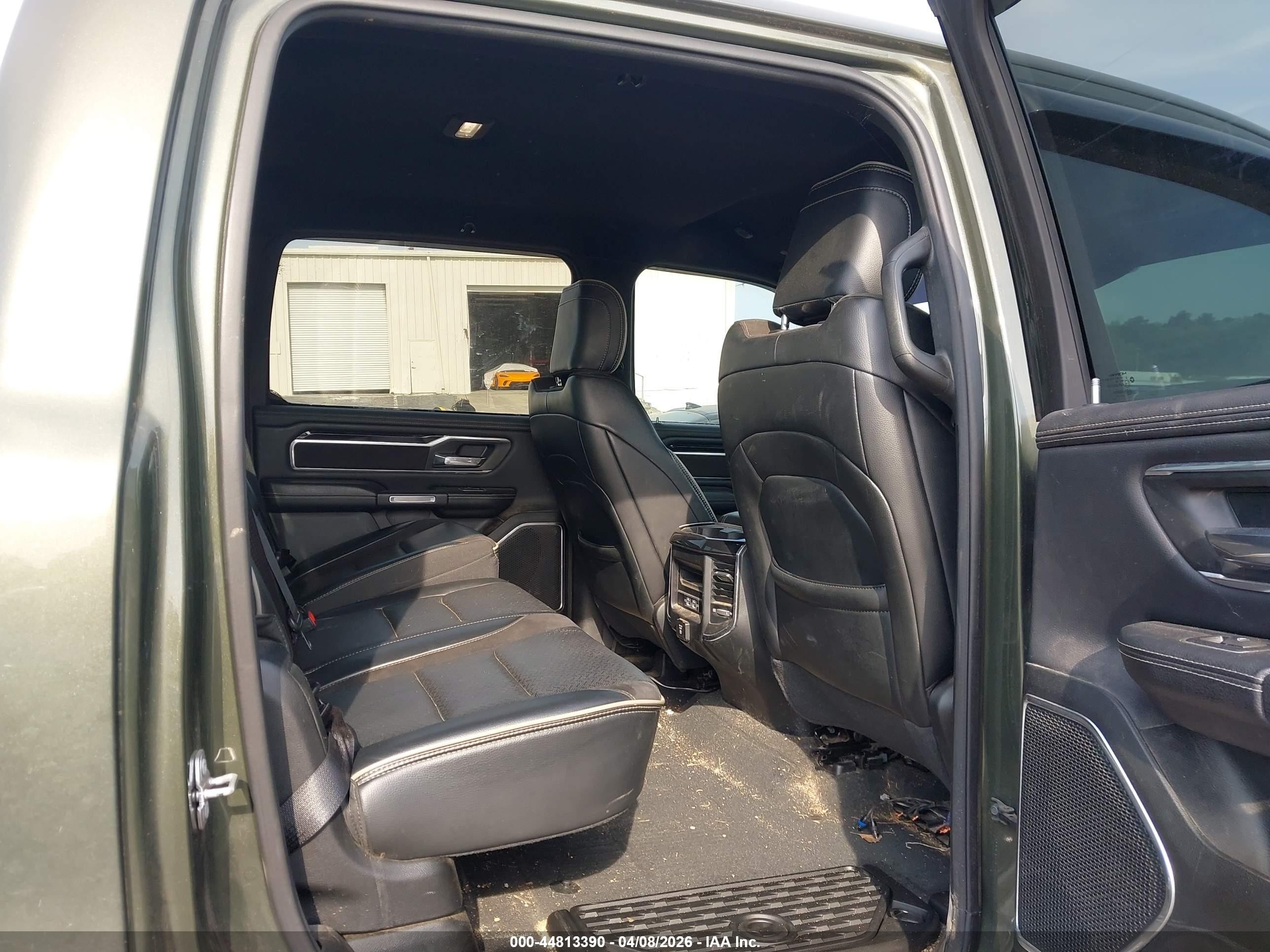 2021 Ram 1500 Laramie  4x4 6'4 Box Green vin: 1C6SRFRTXMN739746