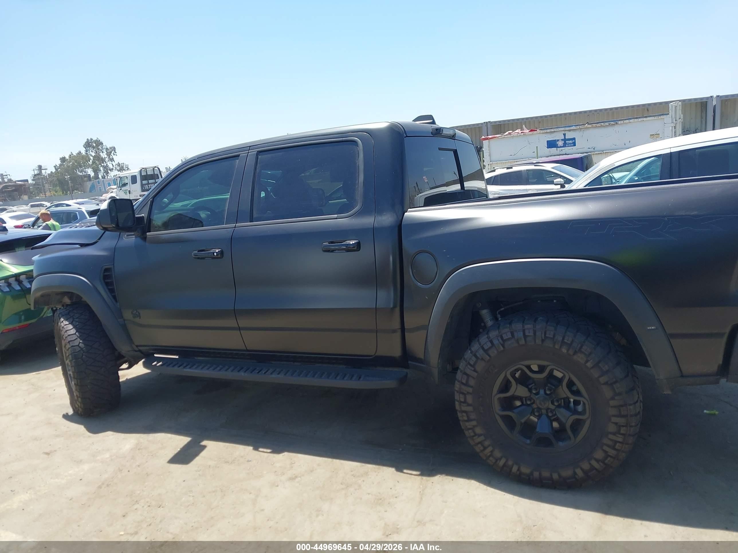 2022 Ram 1500 Trx  4x4 5'7 Box Black vin: 1C6SRFU91NN353522