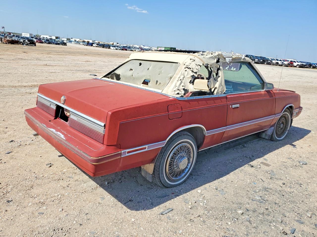 1983 Chrysler Lebaron Red vin: 1CSBC55C6DG155606
