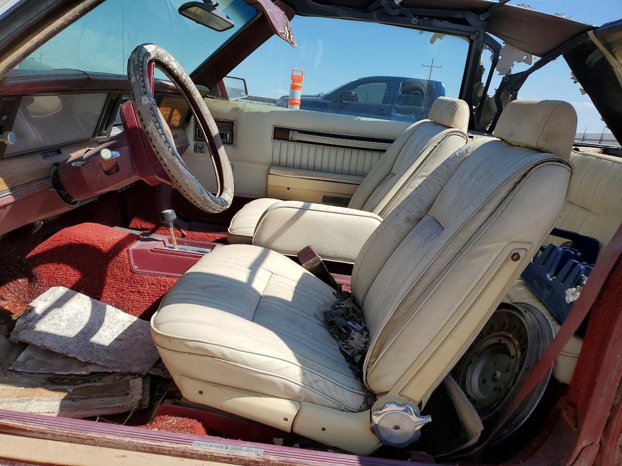 1983 Chrysler Lebaron Red vin: 1CSBC55C6DG155606