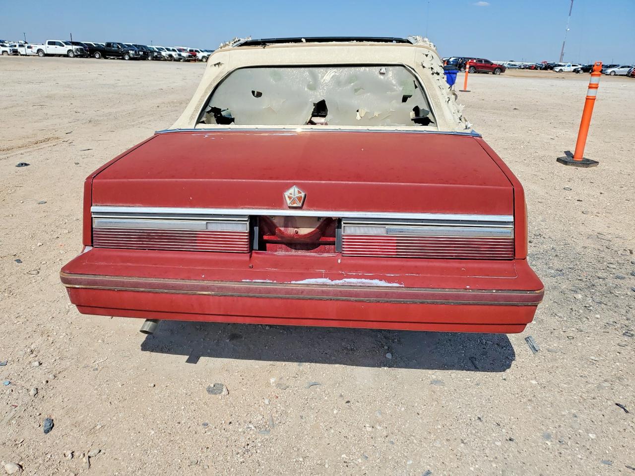 1983 Chrysler Lebaron Red vin: 1CSBC55C6DG155606