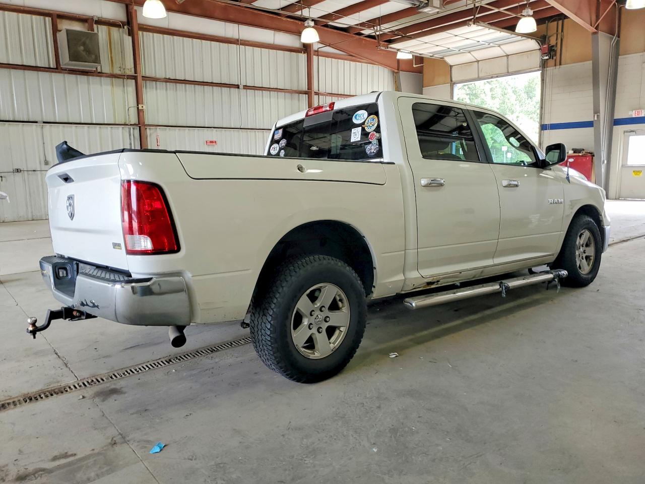 2009 Dodge Ram 1500 White vin: 1D3HB13P79S708069