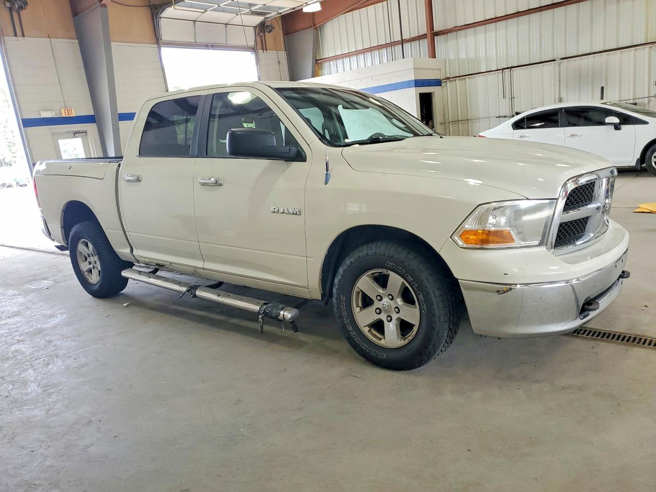 2009 Dodge Ram 1500 White vin: 1D3HB13P79S708069