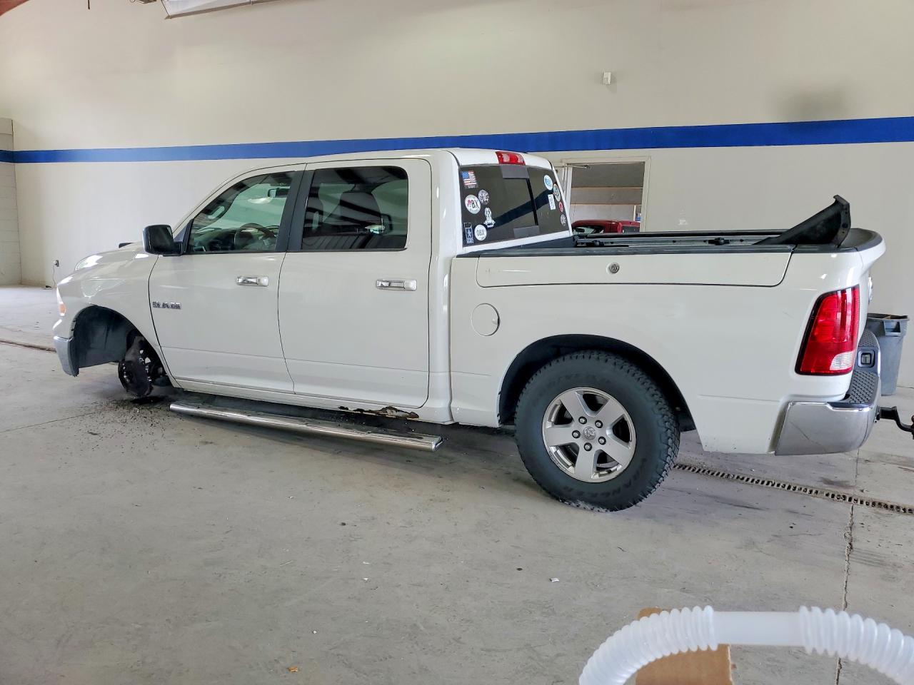 2009 Dodge Ram 1500 White vin: 1D3HB13P79S708069