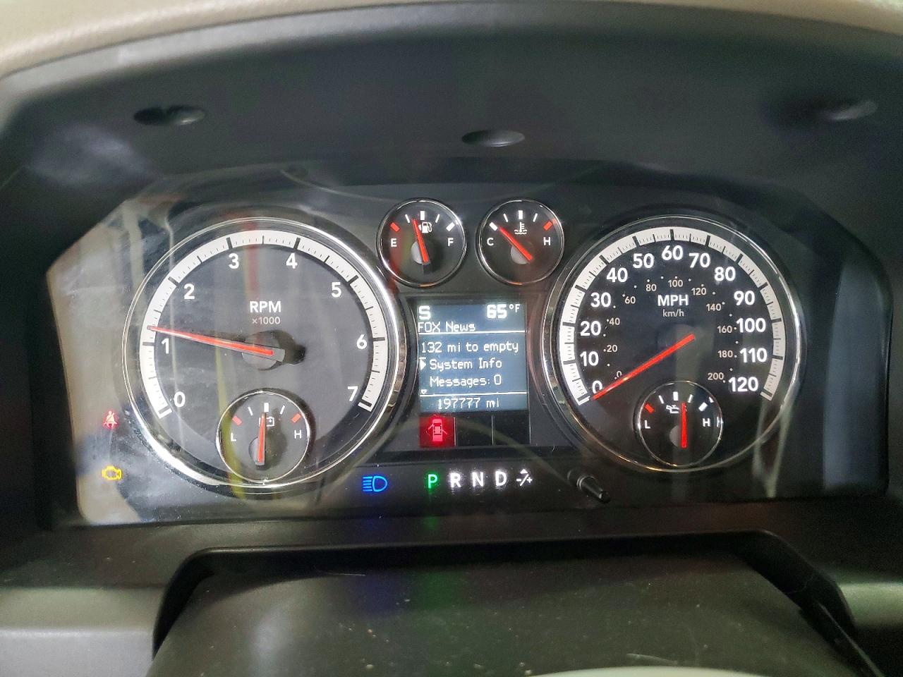 2009 Dodge Ram 1500 White vin: 1D3HB13P79S708069