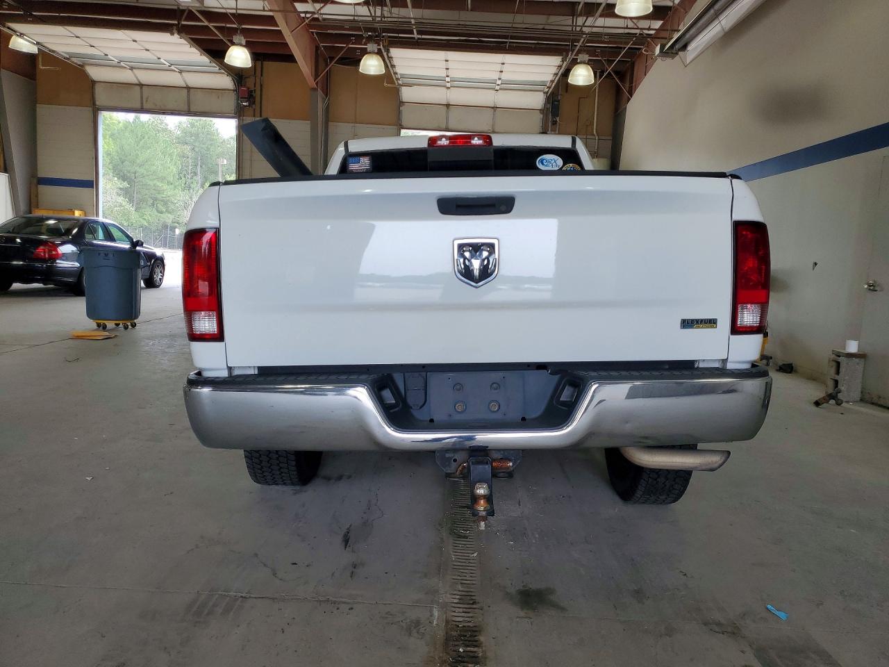 2009 Dodge Ram 1500 White vin: 1D3HB13P79S708069