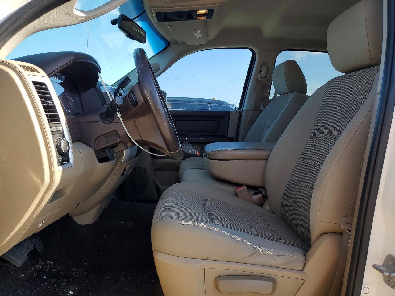 2009 Dodge Ram 1500 White vin: 1D3HB13T19J513345