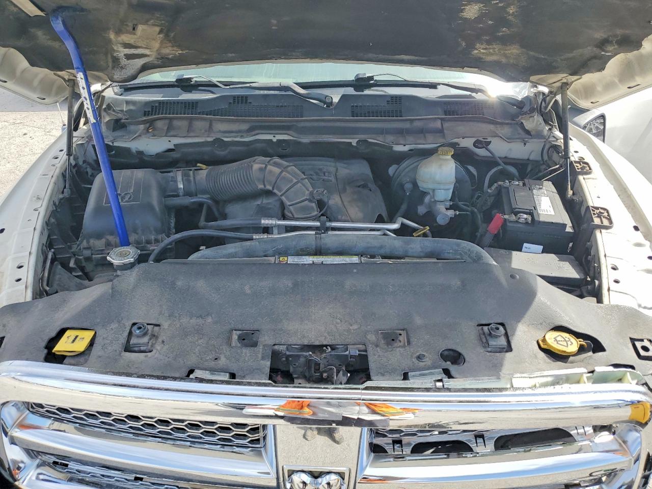 2009 Dodge Ram 1500 White vin: 1D3HB13T29J519784