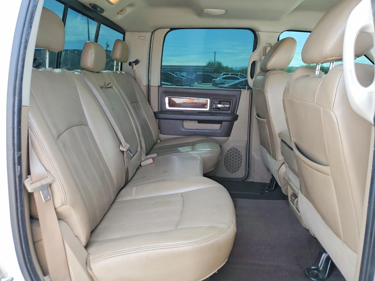 2009 Dodge Ram 1500 White vin: 1D3HB13T29J519784